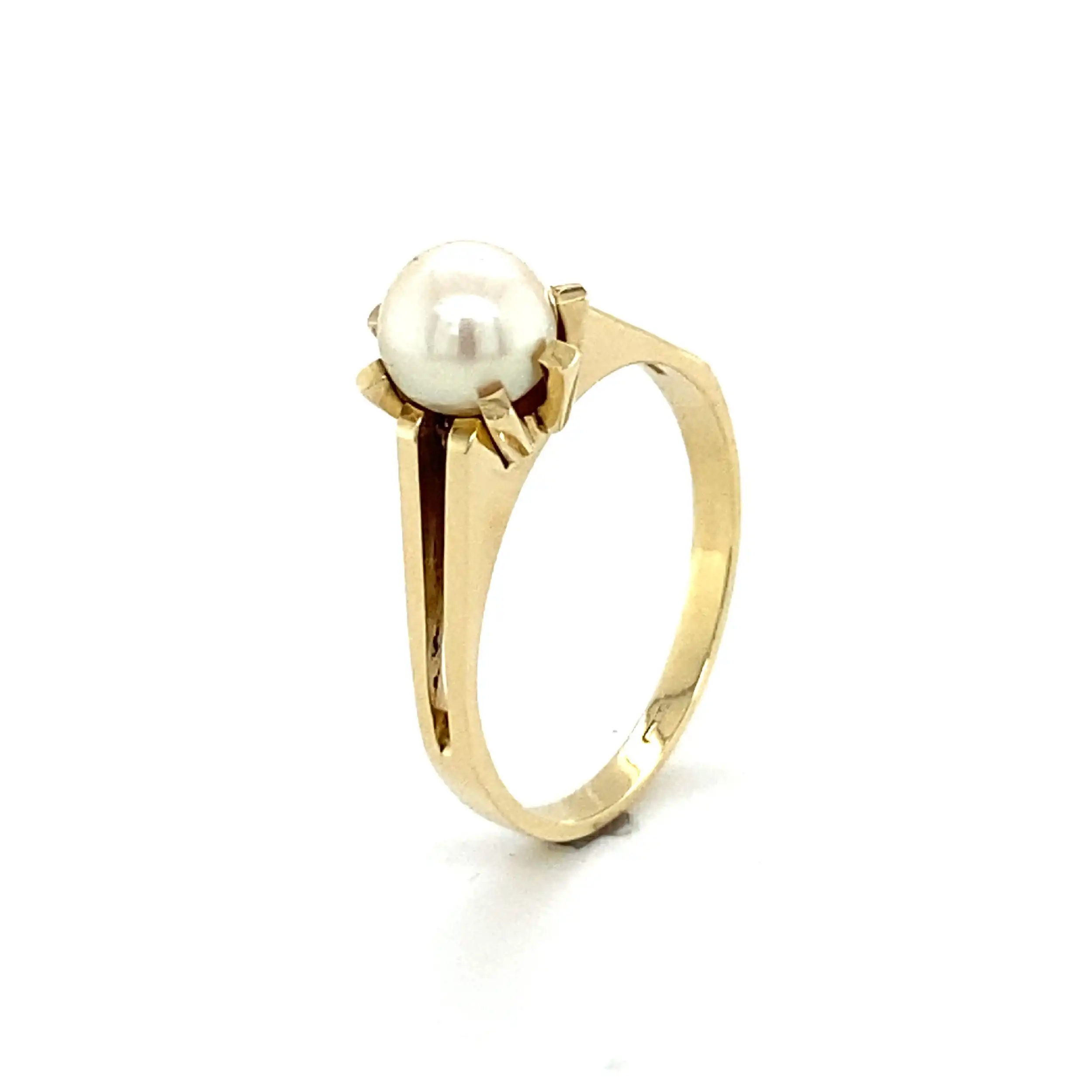 Ring Gelbgold mit Perle Ring Gelbgold mit Perle