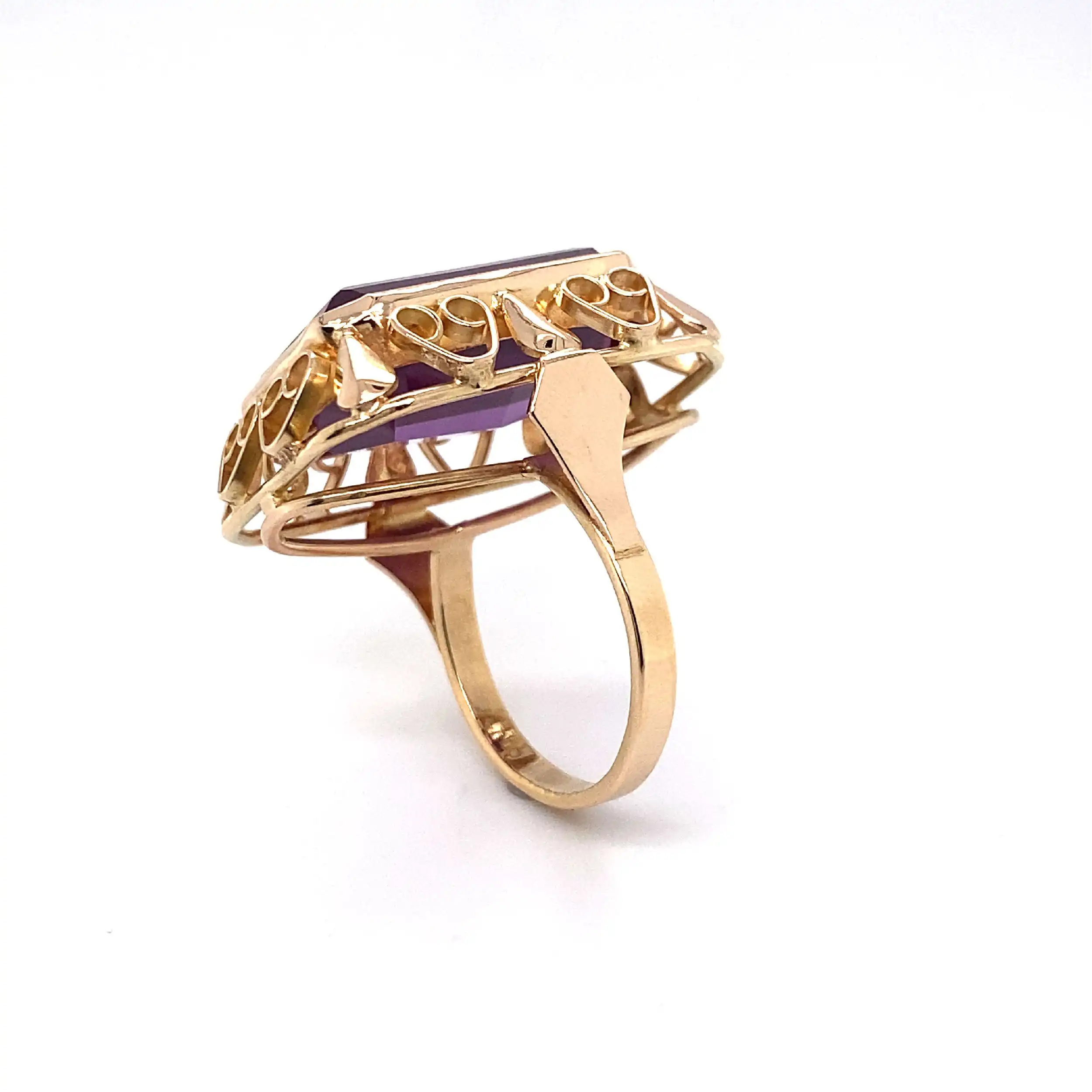 Ring Rosegold mit sythetischem Korund Ring Rosegold mit sythetischem Korund