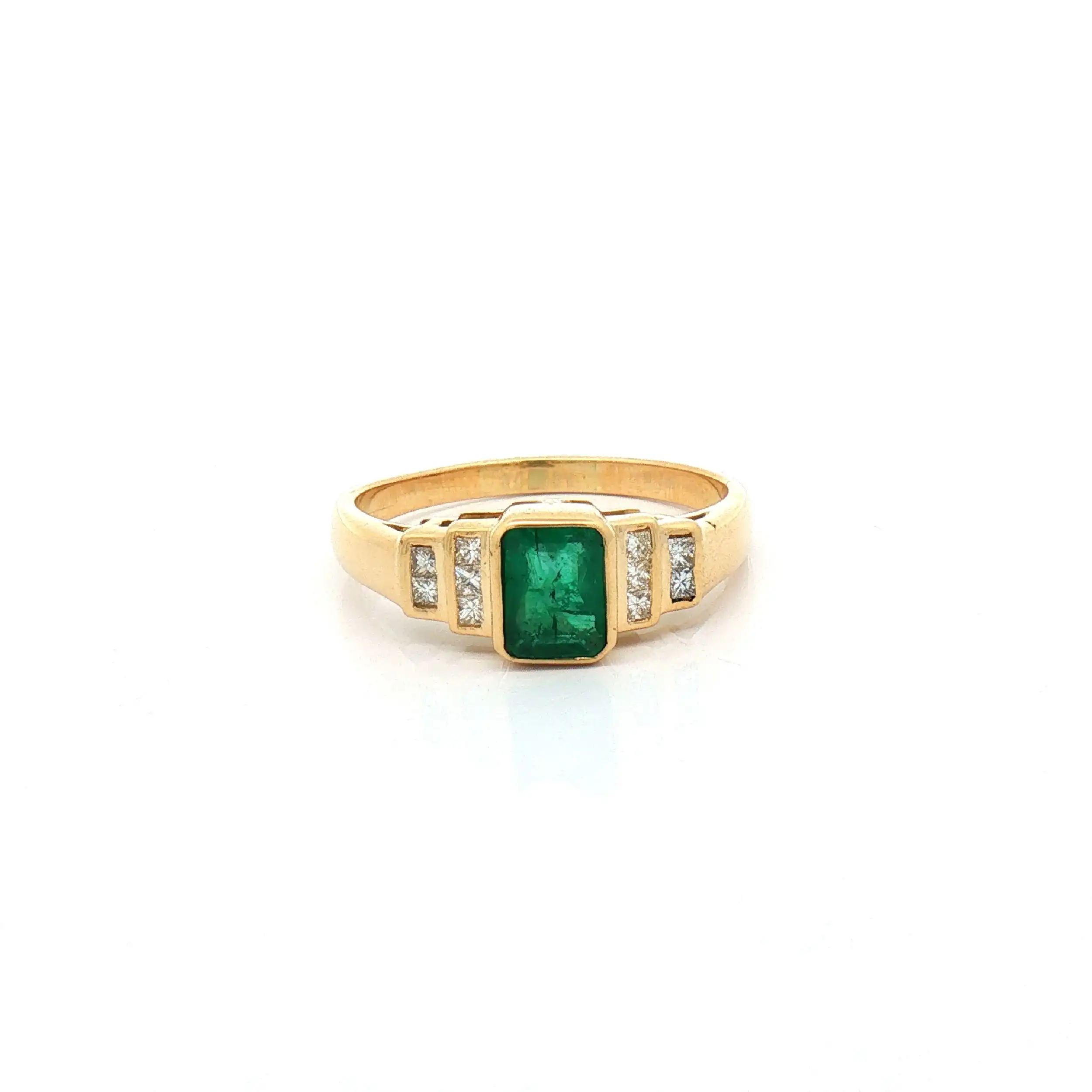 Ring Gelbgold mit Diamanten im Princess-Schliff und Smaragd