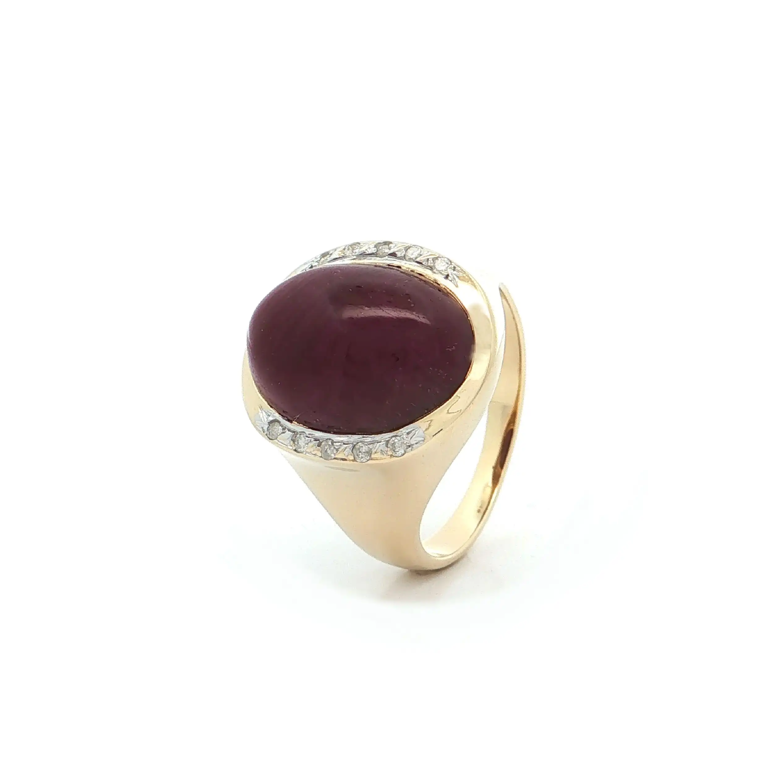 Ring Gelbgold mit Rubin und Diamanten