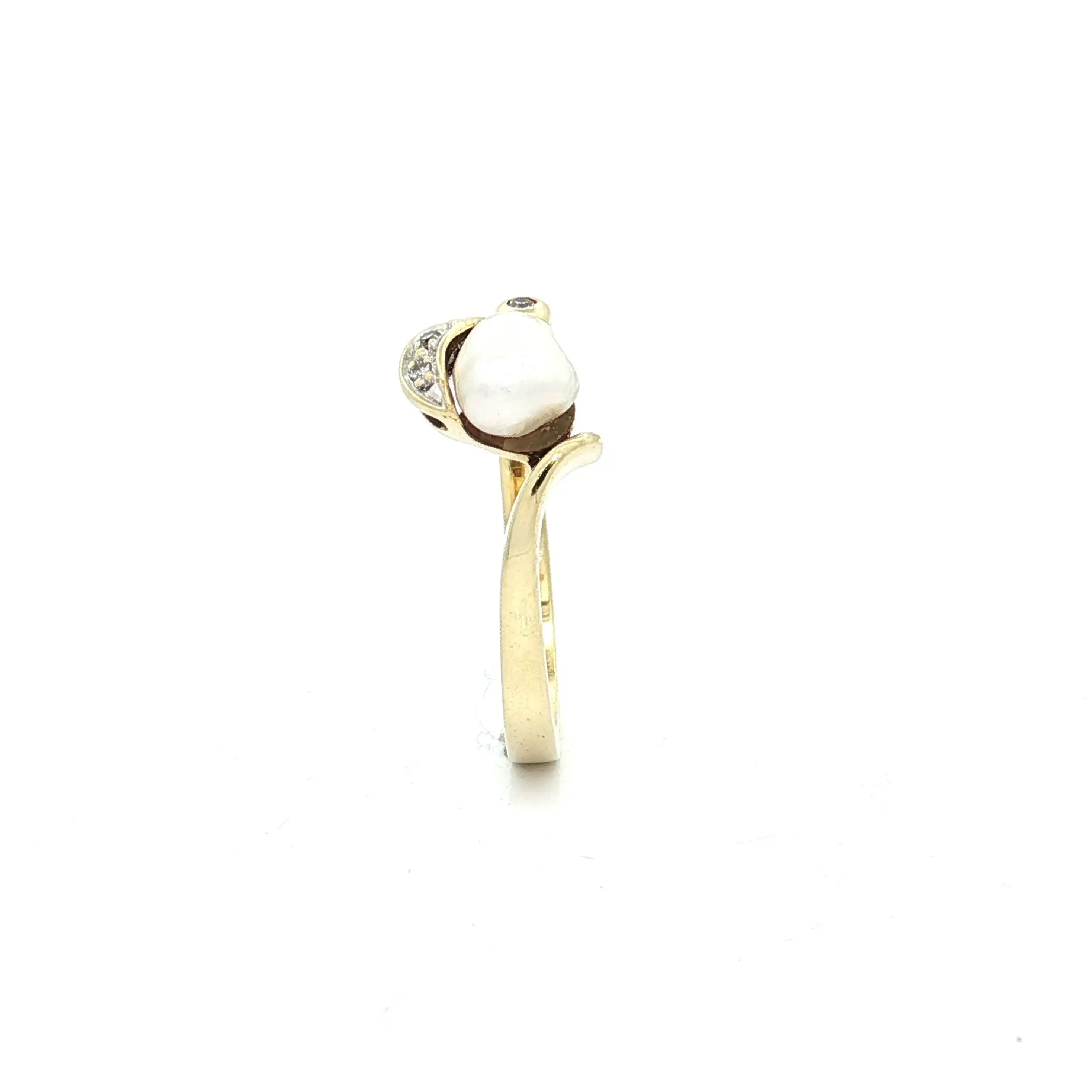 Ring Gelbgold mit Diamanten und Perle Ring Gelbgold mit Diamanten und Perle