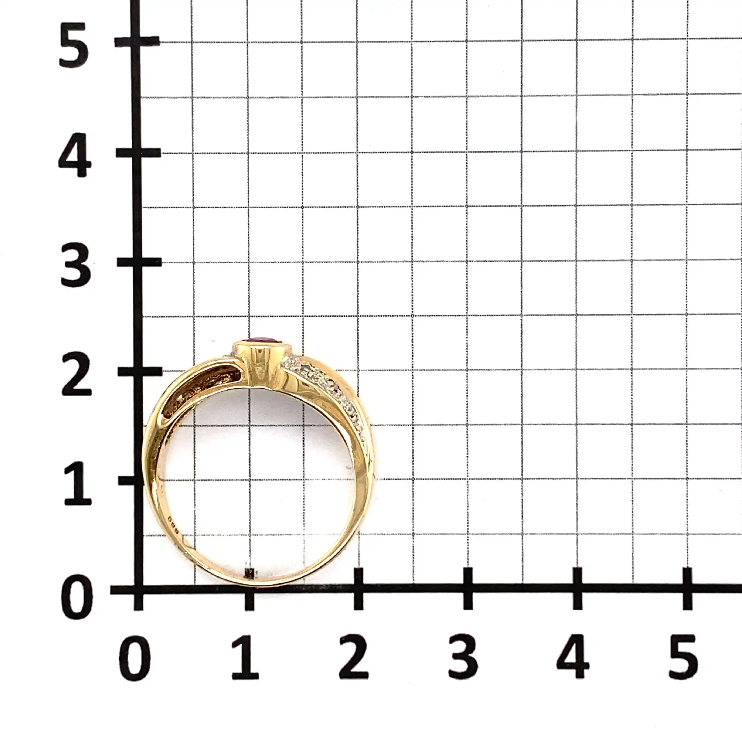 Ring Gelbgold mit Rubin & Diamanten