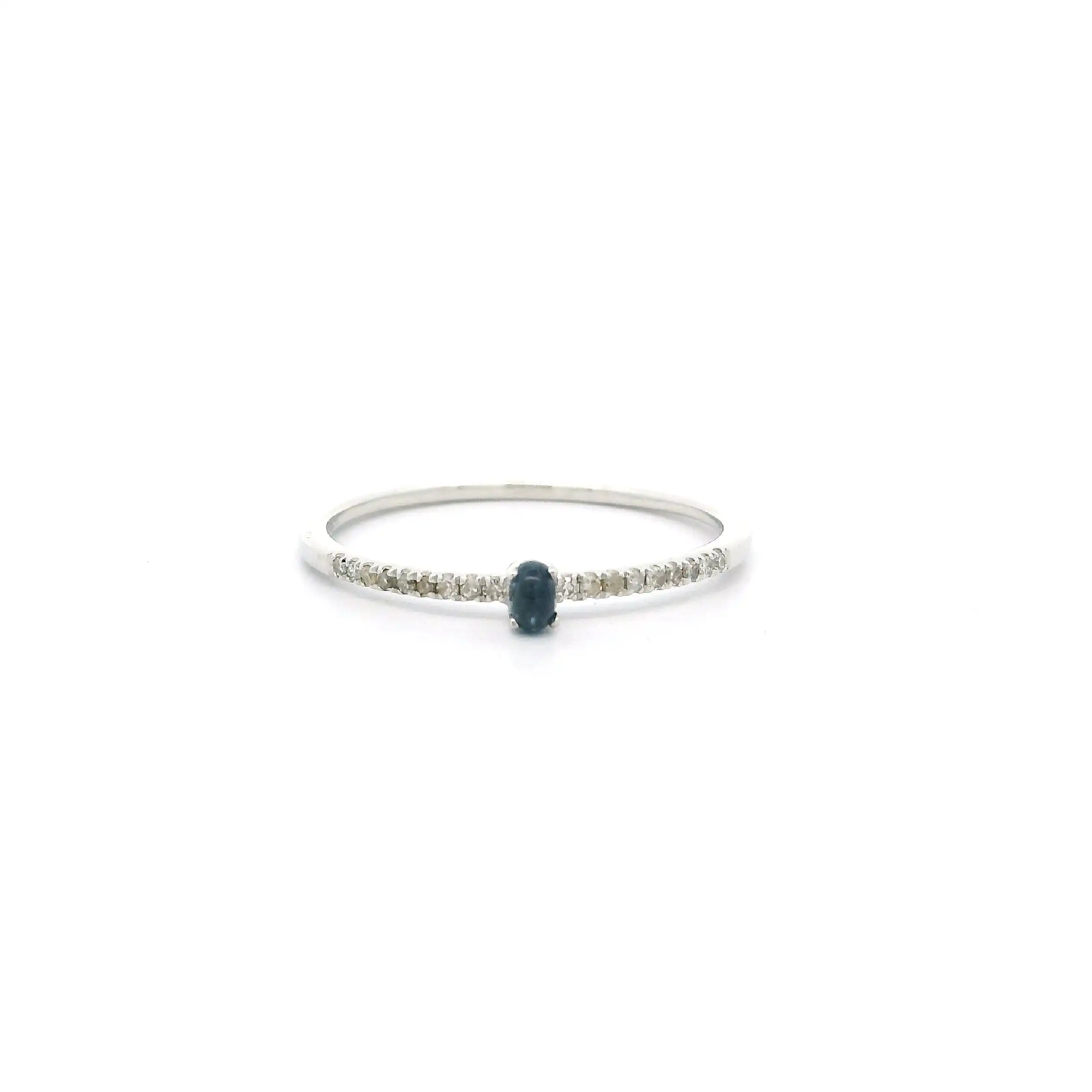 Ring Weißgold mit Saphir Cabochon & Diamanten, graviert mit 0,05ct.