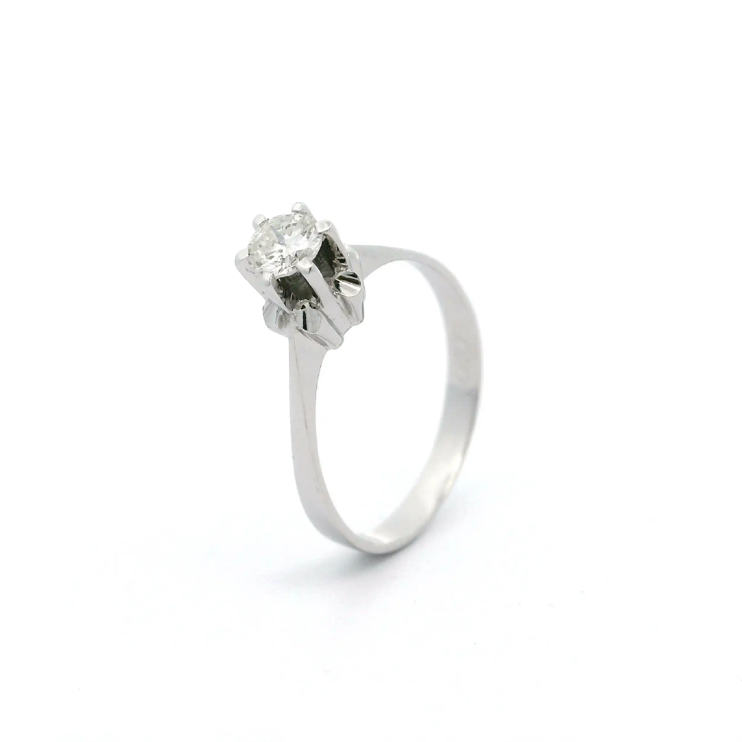 Ring Weißgold mit Brillant, graviert mit 0,27ct. Ring Weißgold mit Brillant, graviert mit 0,27ct.