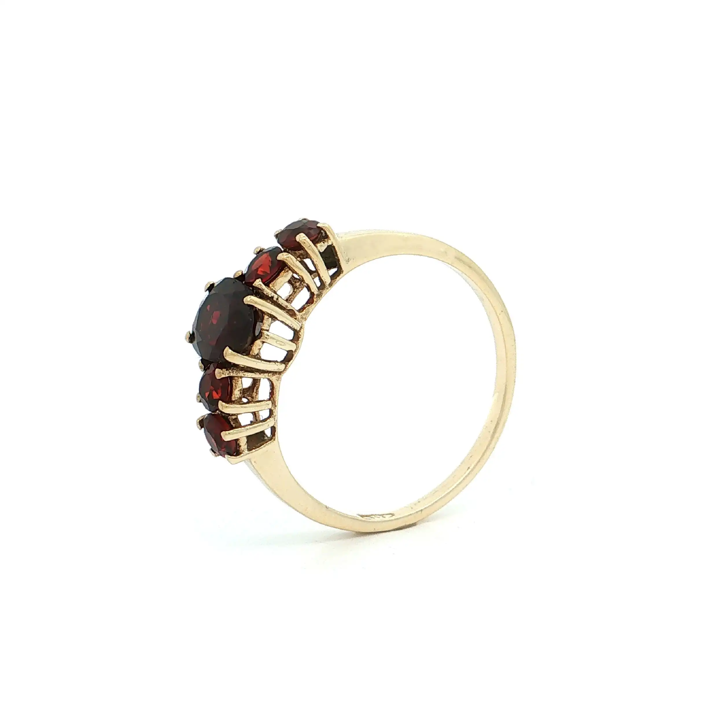 Ring Gelbgold mit Granat Ring Gelbgold mit Granat