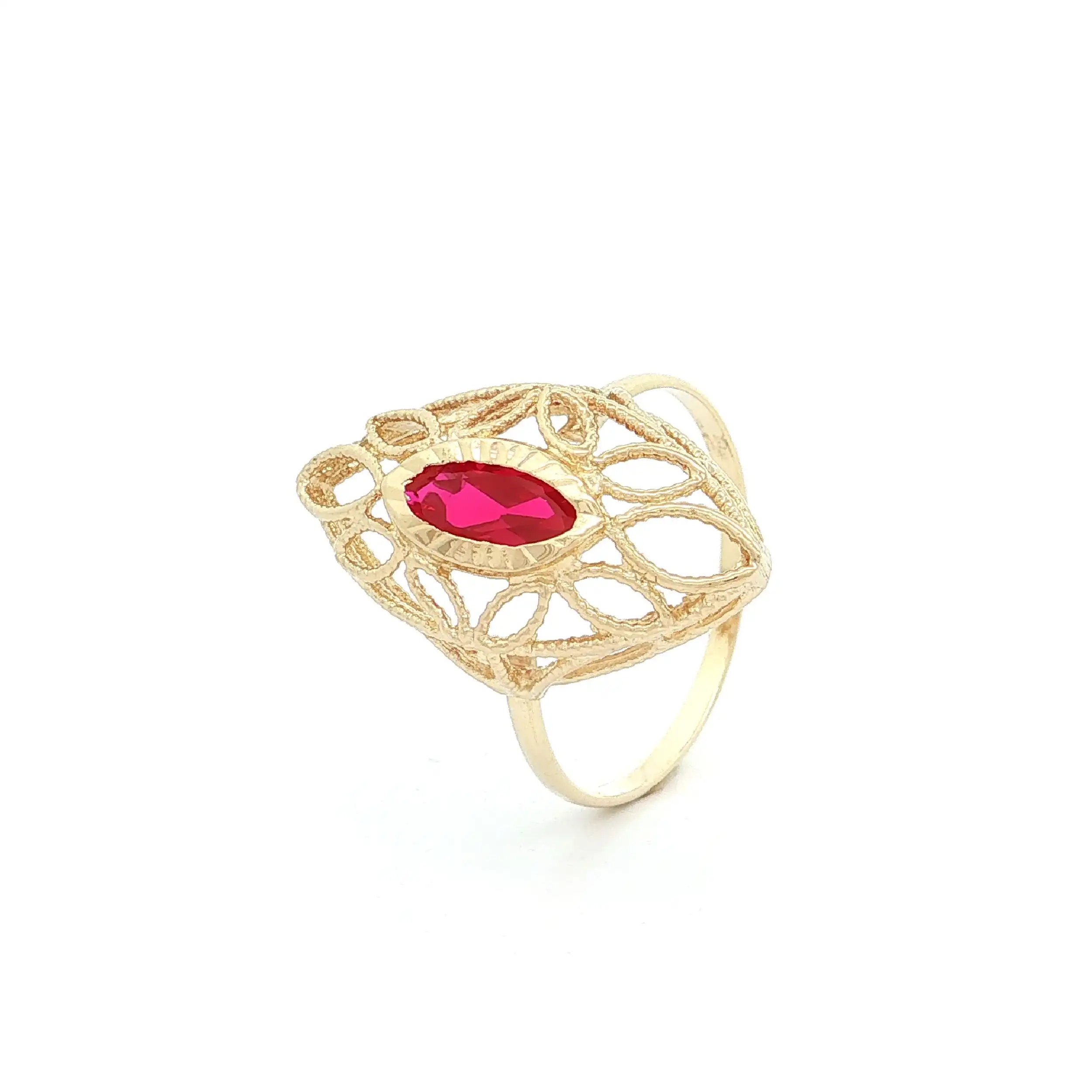 Ring Gelbgold mit synthetischem Korund Ring Gelbgold mit synthetischem Korund