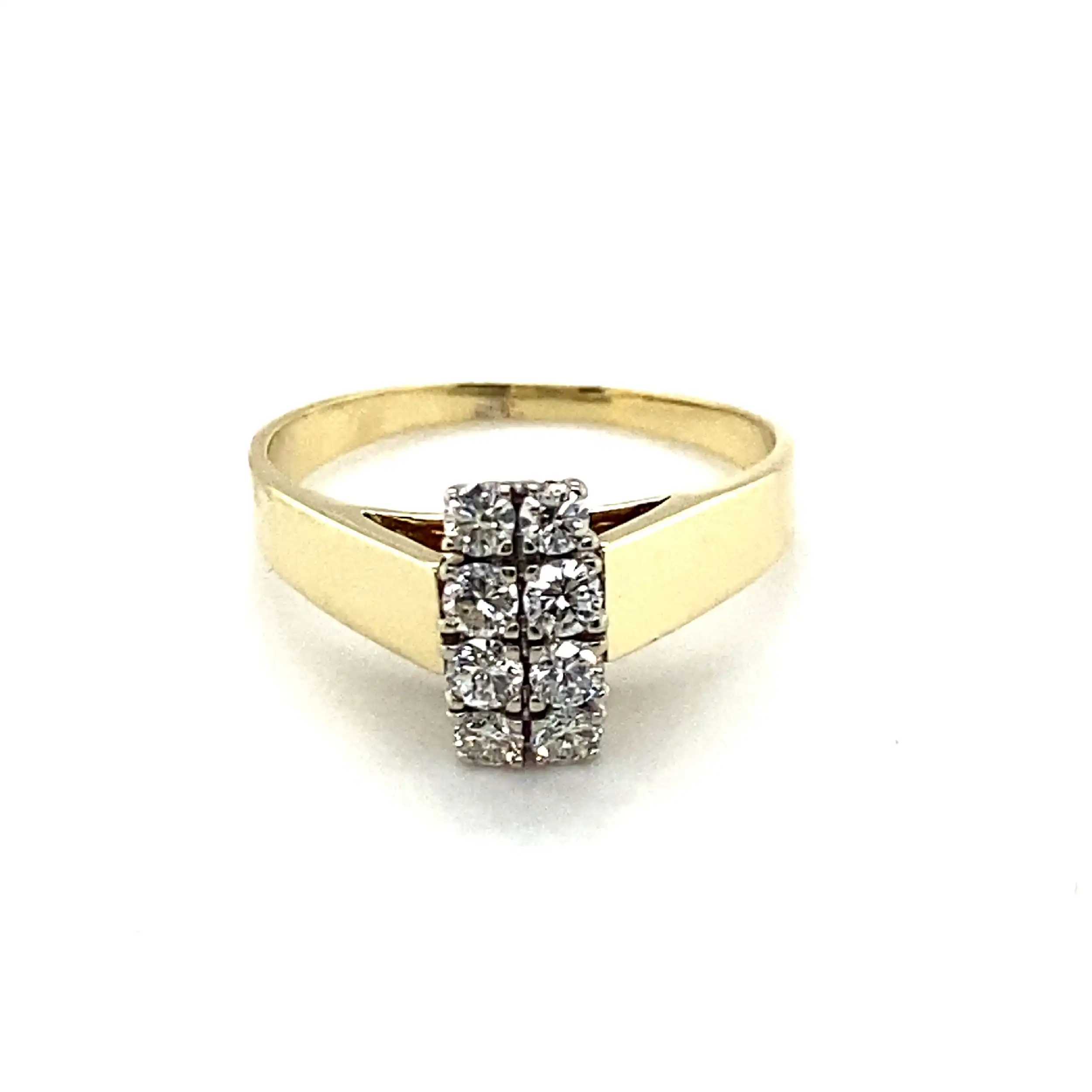 Ring Gelbgold mit 8 Brillanten, graviert mit 0,36ct. Ring Gelbgold mit 8 Brillanten, graviert mit 0,36ct.