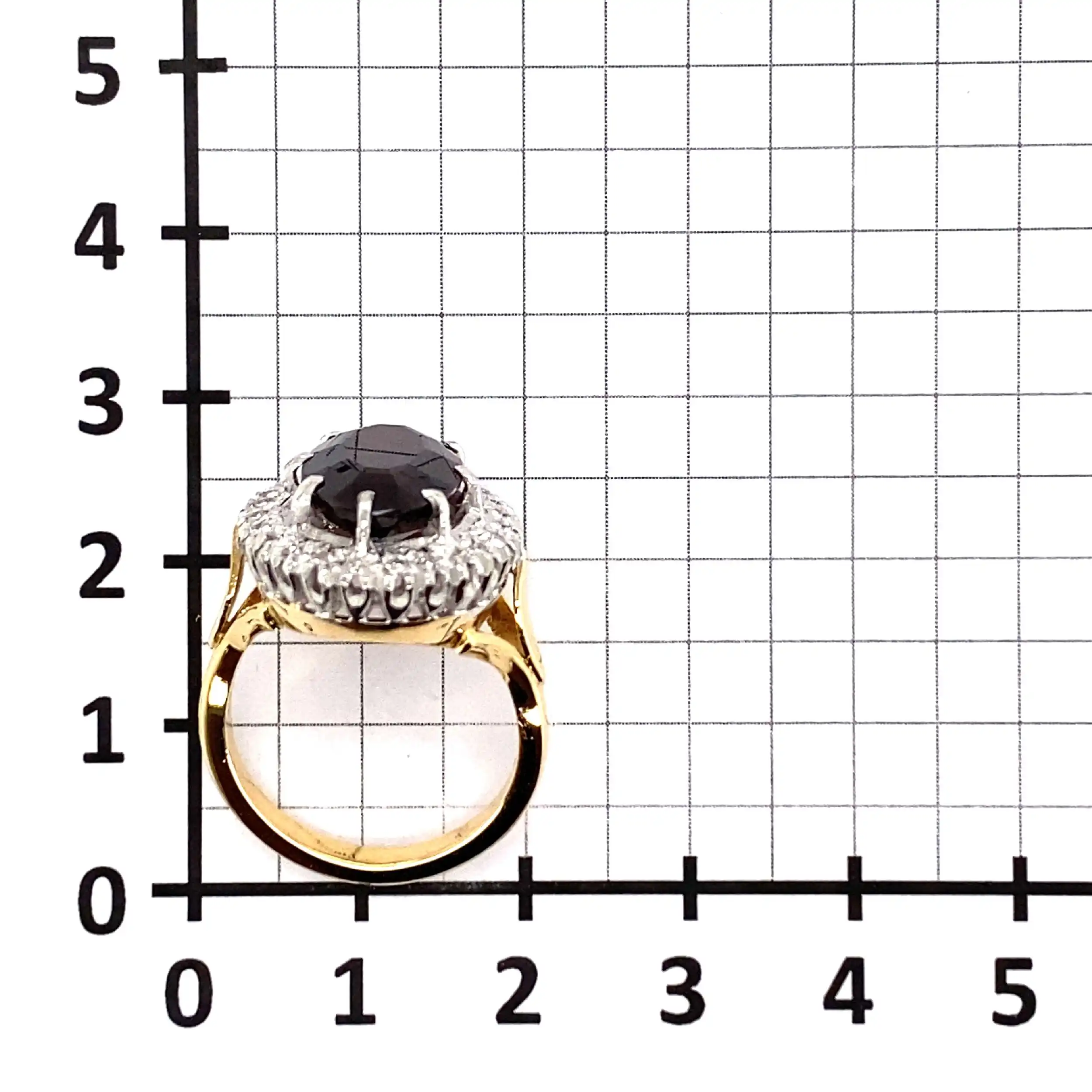 Ring Bicolor mit rotem Farbstein & Diamanten Ring Bicolor mit rotem Farbstein & Diamanten