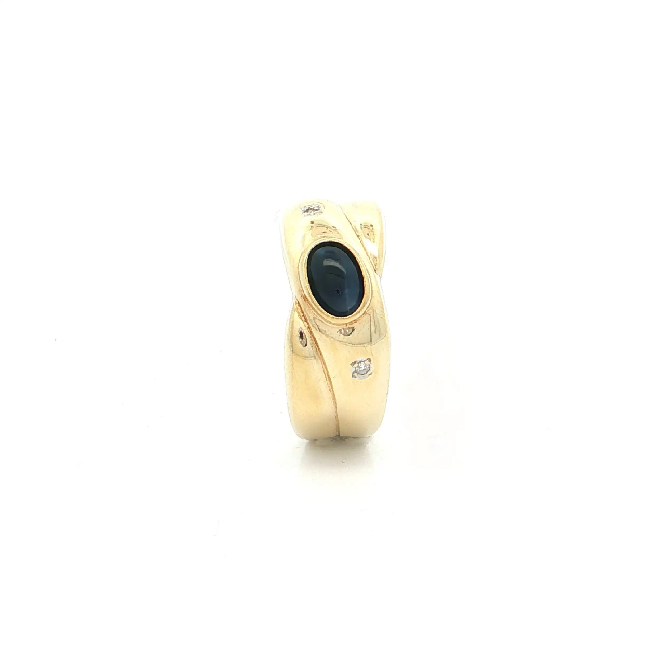 Ring Gelbgold mit Saphir Cabochon und Diamanten Ring Gelbgold mit Saphir Cabochon und Diamanten