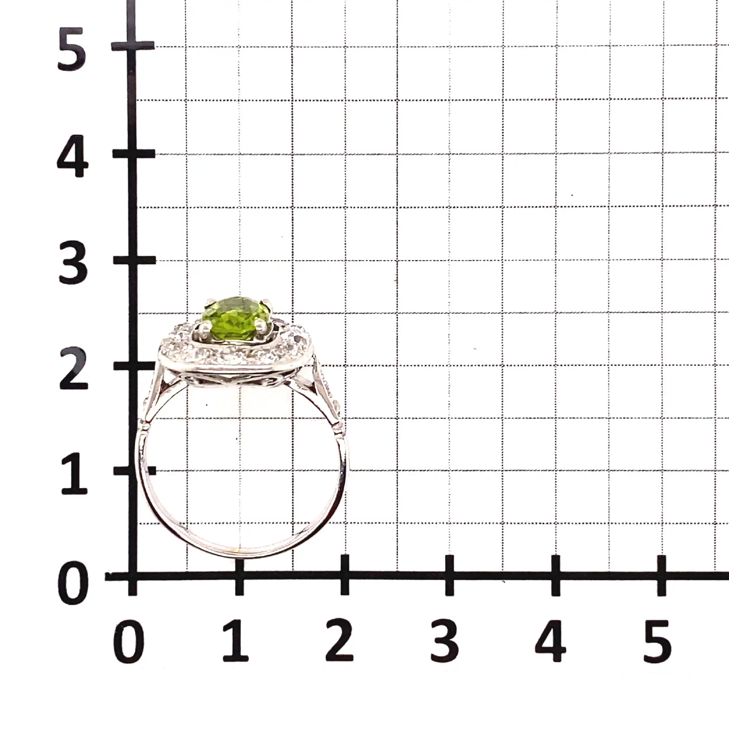 Ring mit Peridot und Altschliffbrillanten
