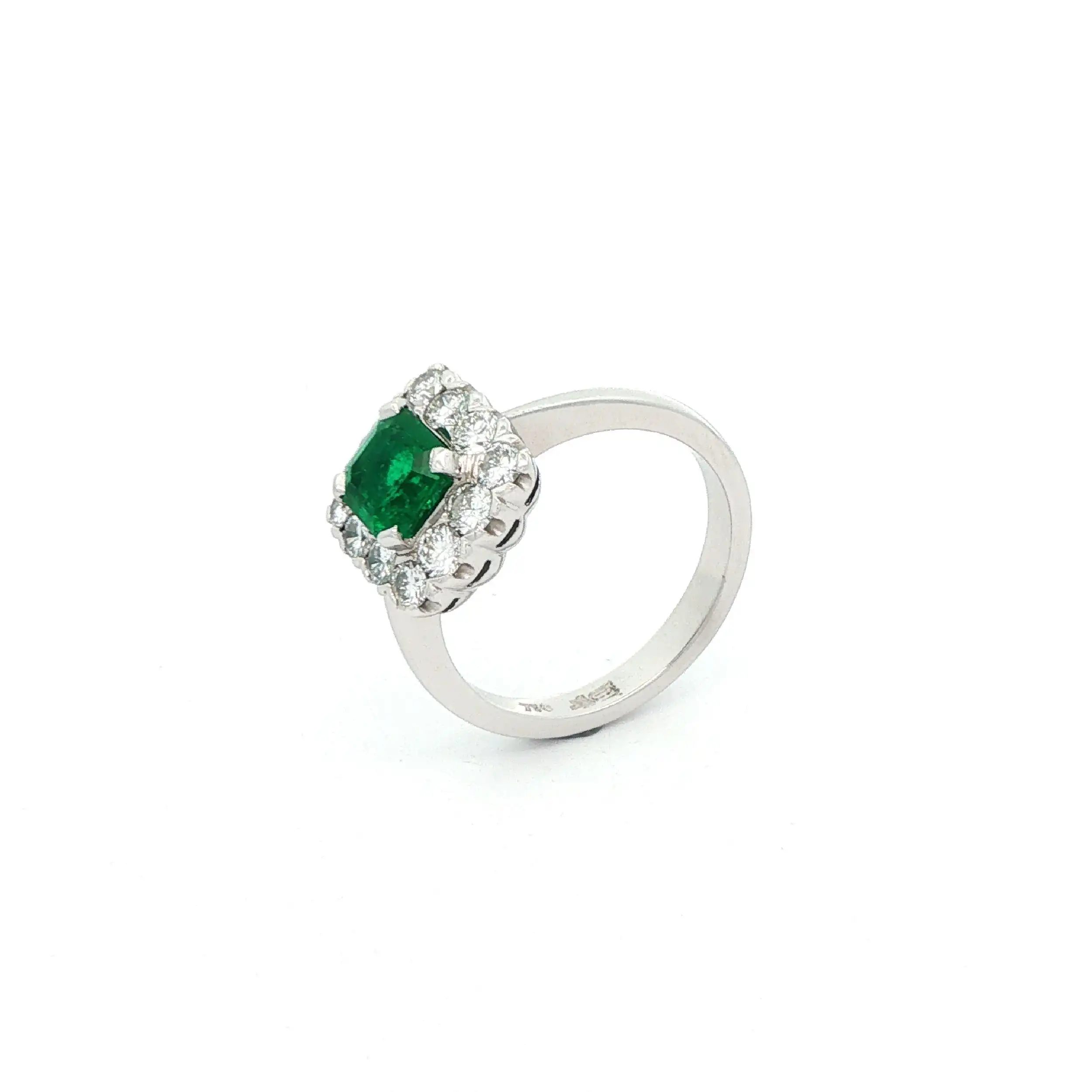 Ring Weißgold mit Smaragd und Brillanten Ring Weißgold mit Smaragd und Brillanten