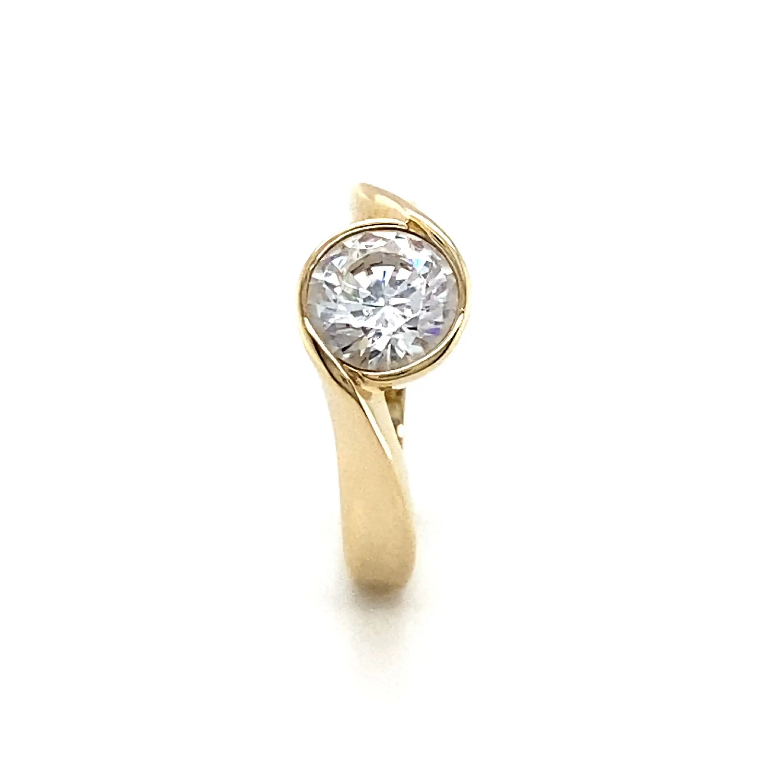 Ring mit Zirkonia Ring mit Zirkonia