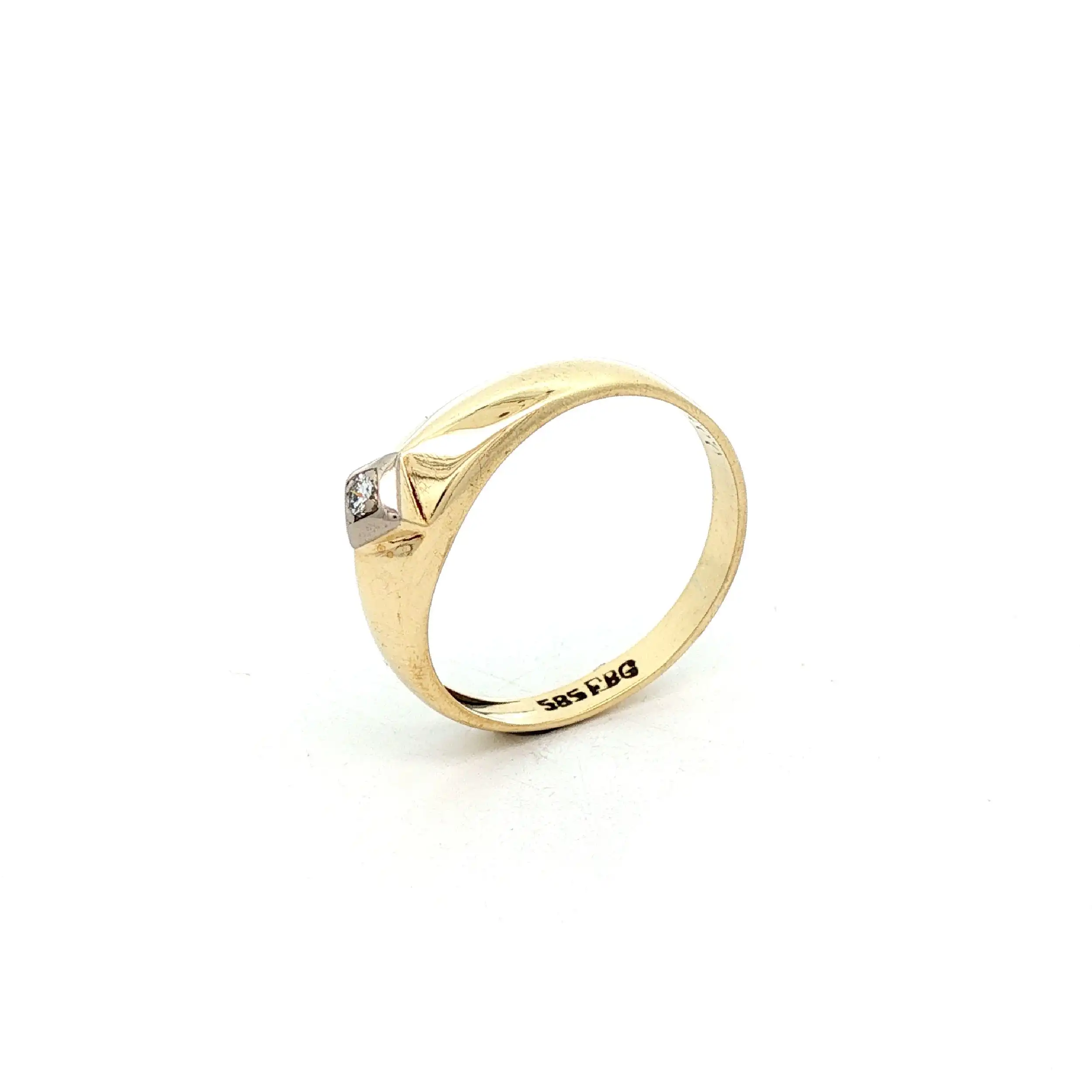 Ring Gelbgold mit Brillant graviert mit 0,04ct Ring Gelbgold mit Brillant graviert mit 0,04ct