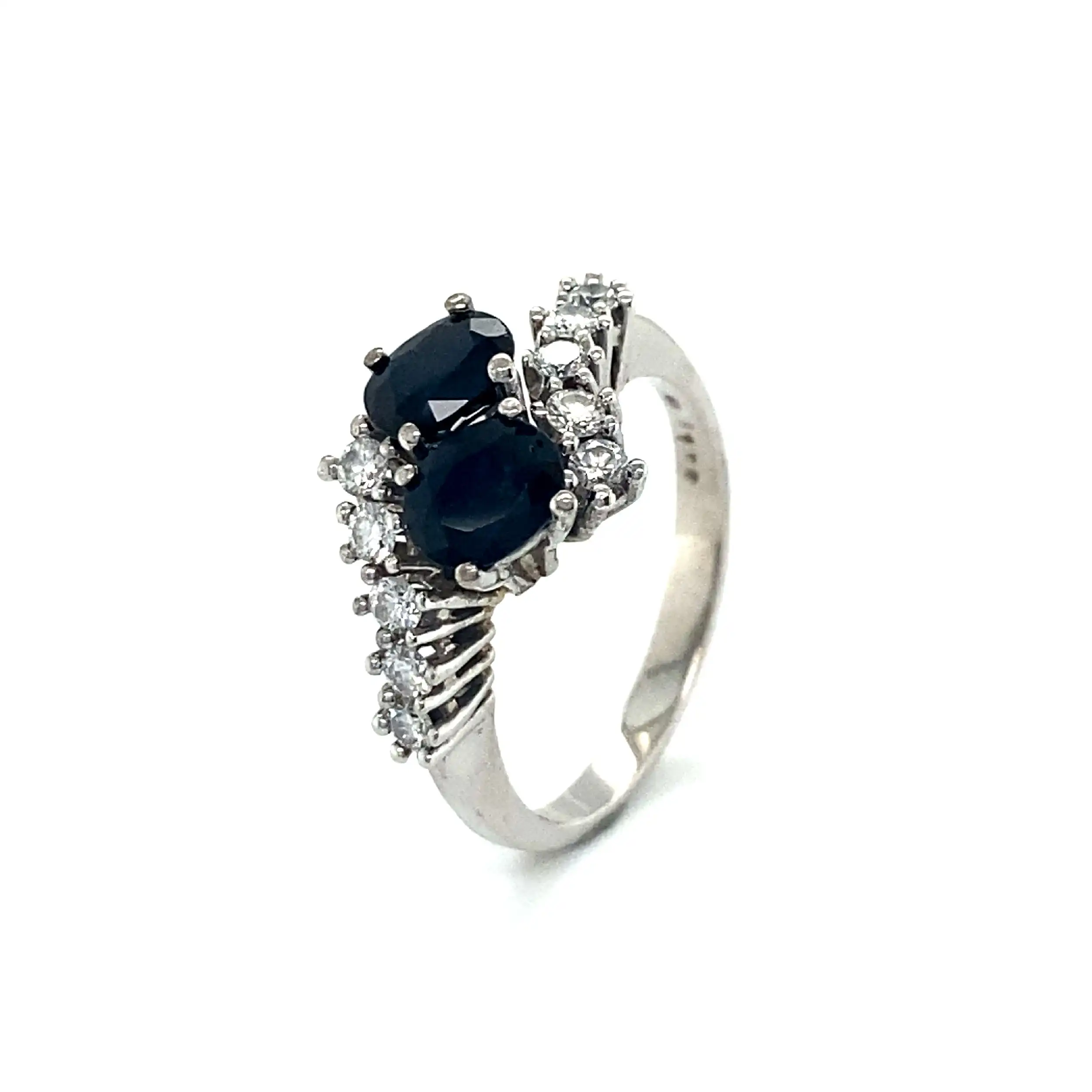 Ring Weißgold mit Saphiren und Brillanten Ring Weißgold mit Saphiren und Brillanten