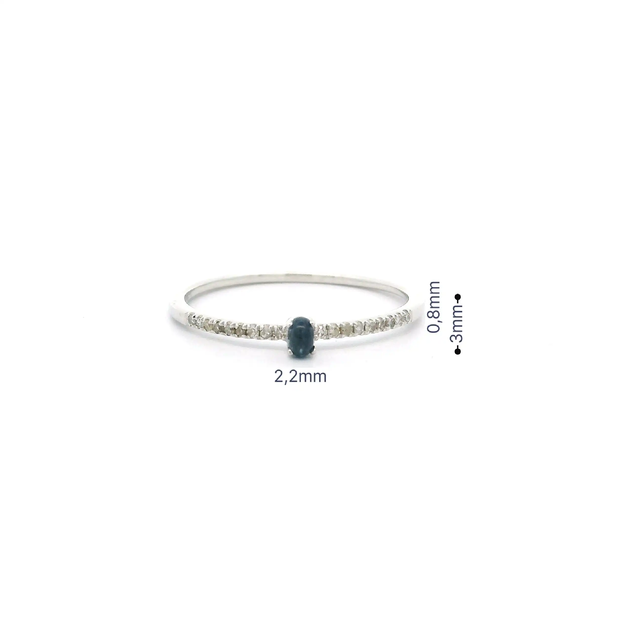 Ring Weißgold mit Saphir Cabochon & Diamanten, graviert mit 0,05ct. Ring Weißgold mit Saphir Cabochon & Diamanten, graviert mit 0,05ct.