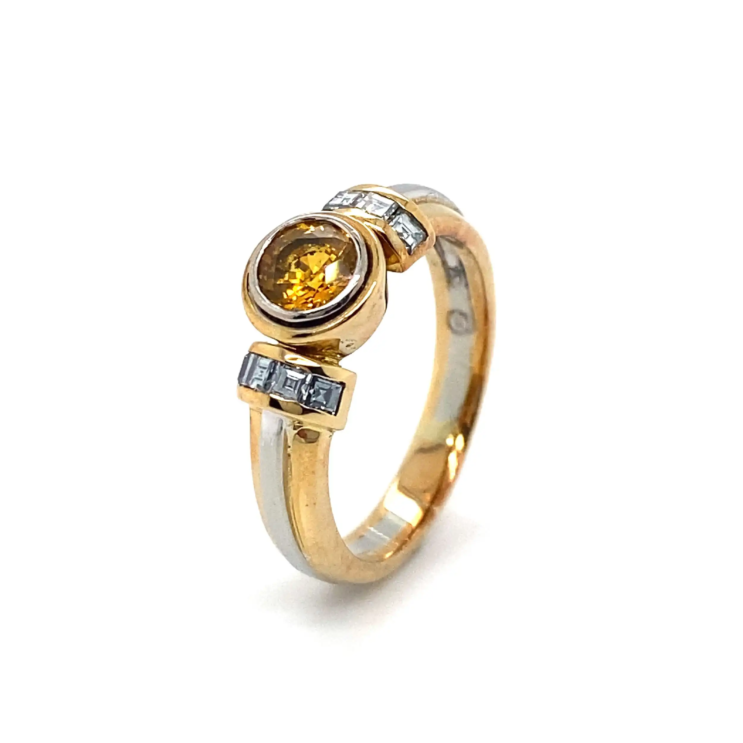 Ring Bicolor mit Baguette Diamanten und gelbem Saphir, ca. 0,85ct, mit Befundbericht von EPL Ring Bicolor mit Baguette Diamanten und gelbem Saphir, ca. 0,85ct, mit Befundbericht von EPL