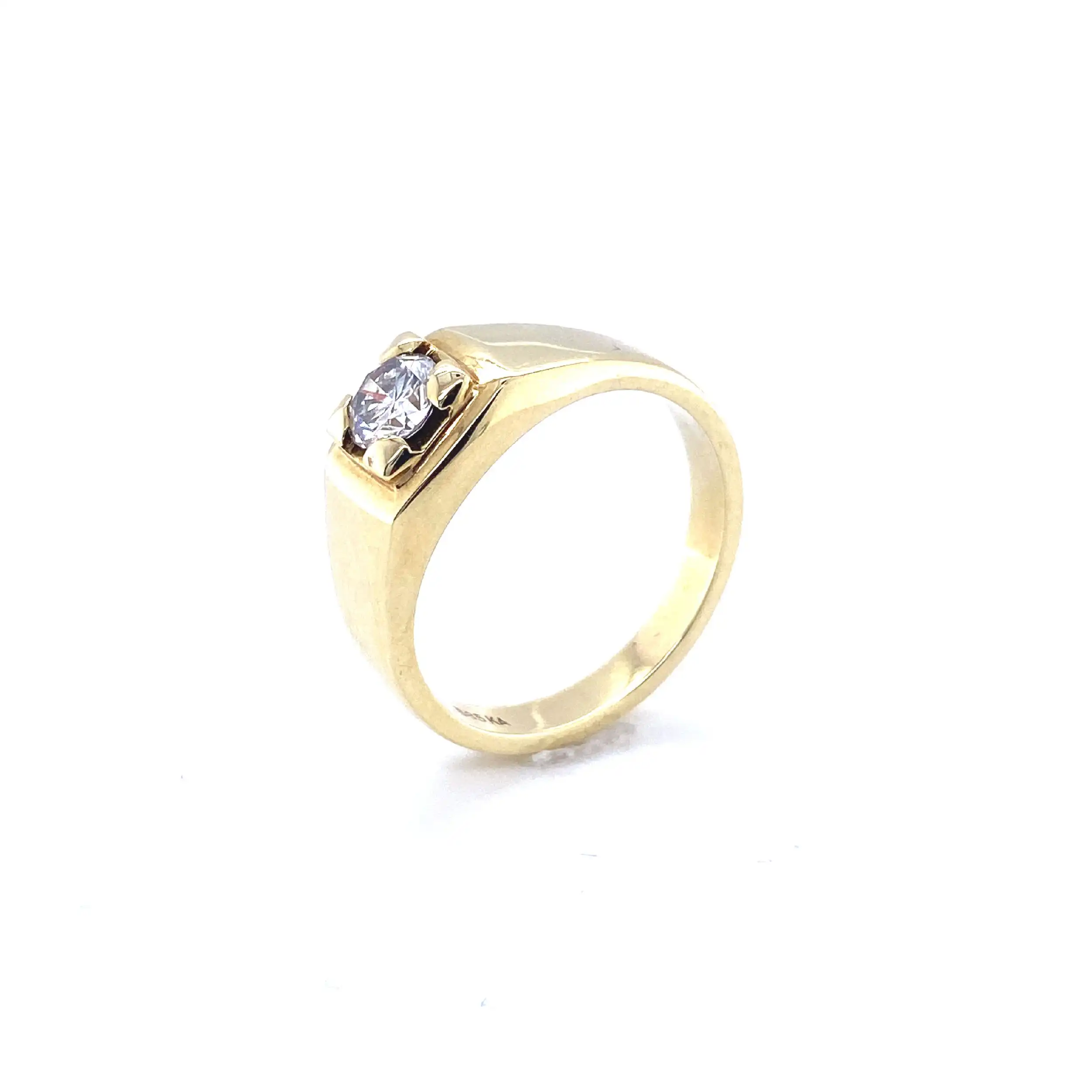 Herrenring Gelbgold mit Solitär Brillant, graviert mit 0,56ct Herrenring Gelbgold mit Solitär Brillant, graviert mit 0,56ct