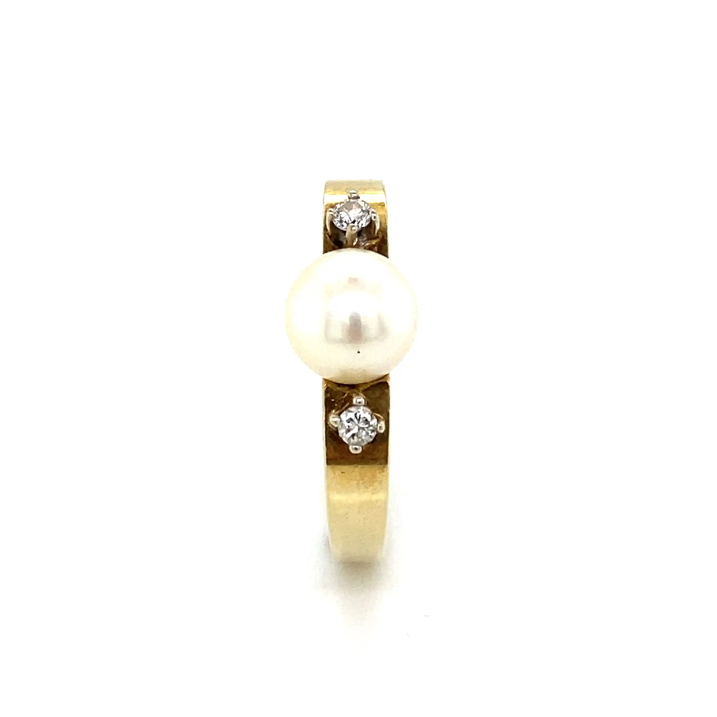 Ring Bicolor mit Perle und Brillanten Ring Bicolor mit Perle und Brillanten