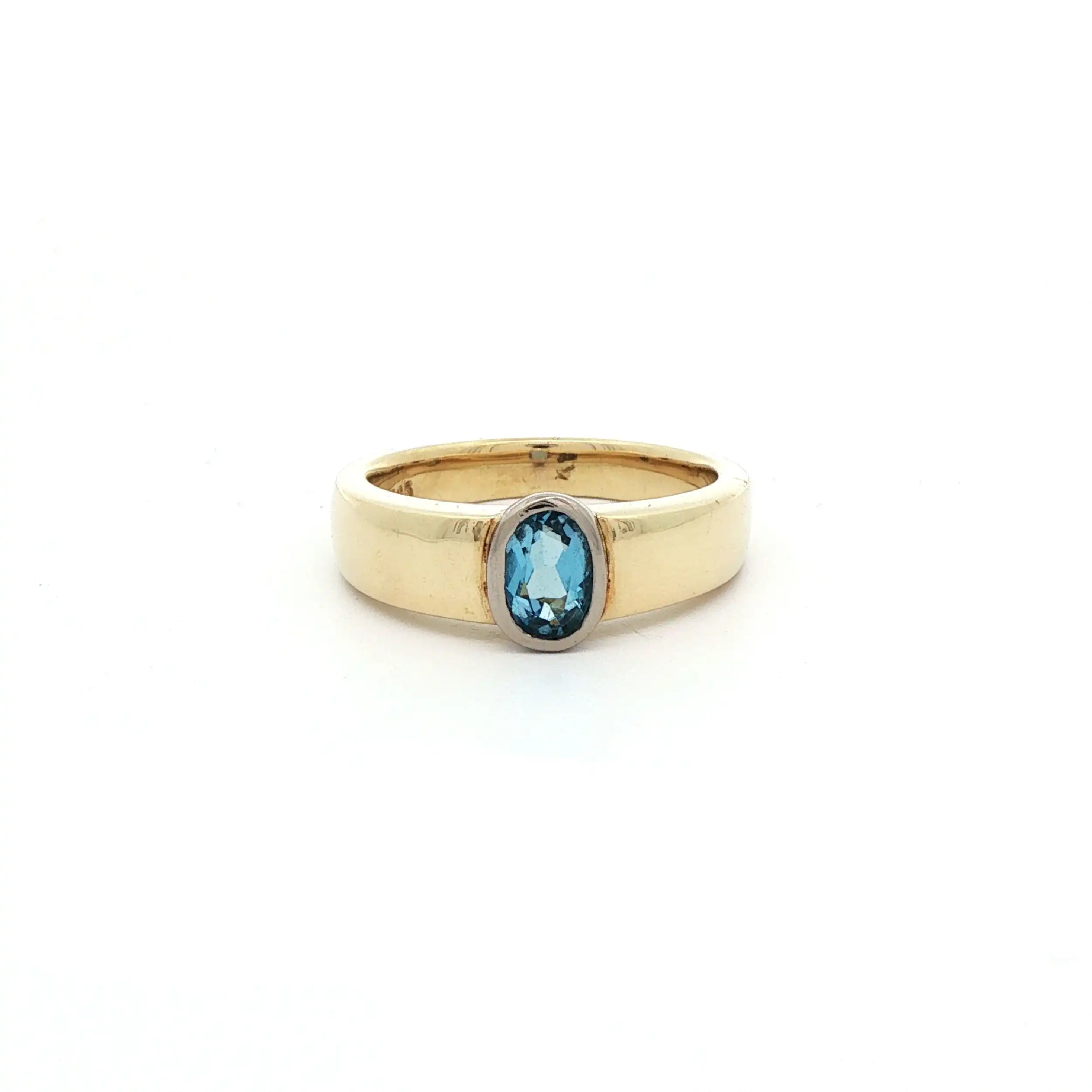 Ring Gelbgold mit hellblauem Farbstein