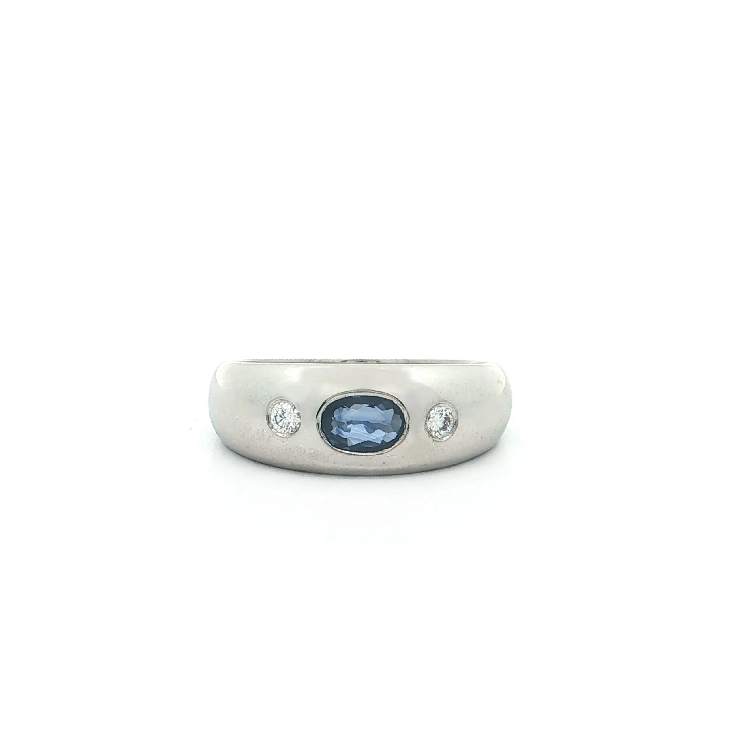 Ring Weißgold mit Saphir und Brillanten, graviert mit 0,08ct Ring Weißgold mit Saphir und Brillanten, graviert mit 0,08ct