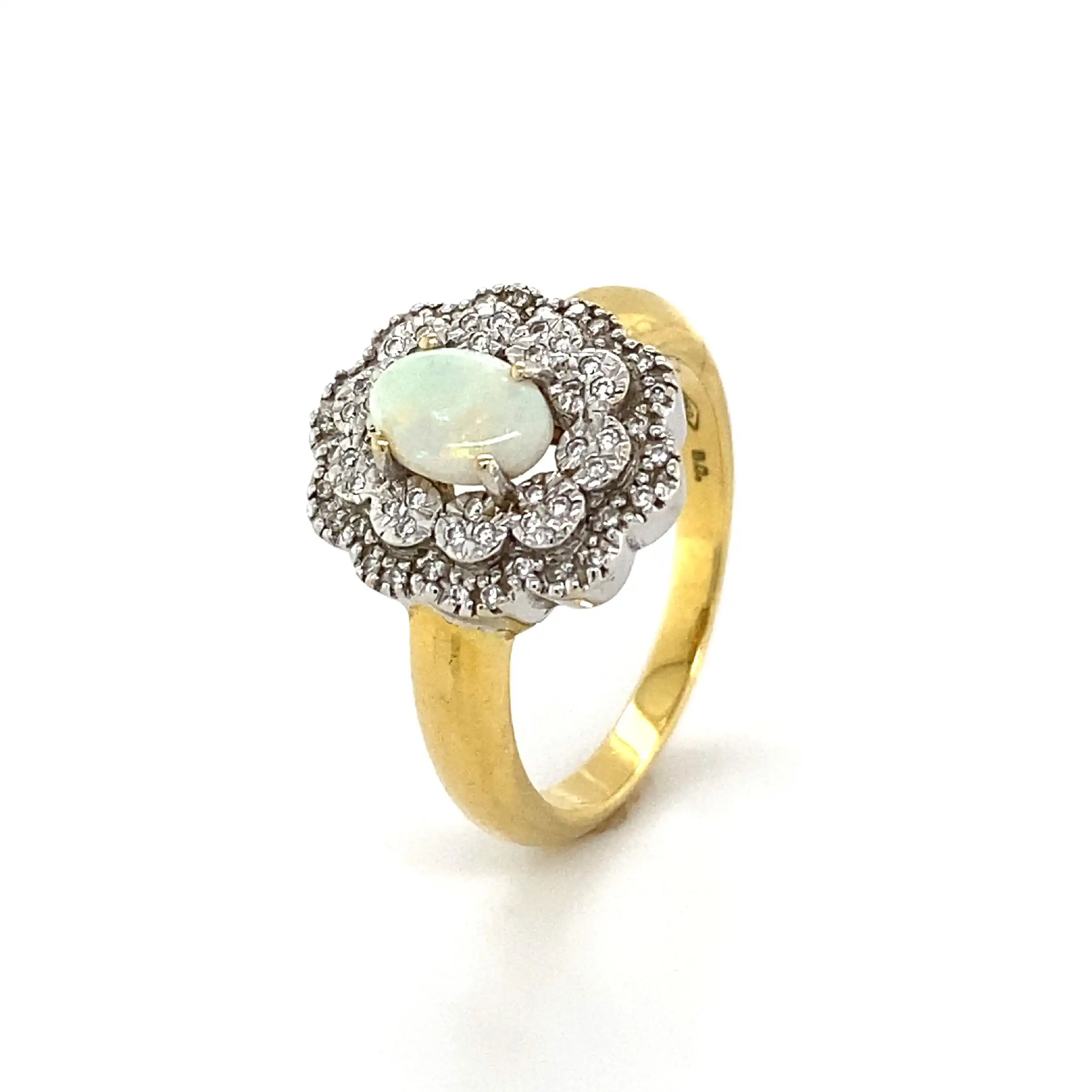 Ring Bicolor mit Opal und Brillanten Ring Bicolor mit Opal und Brillanten