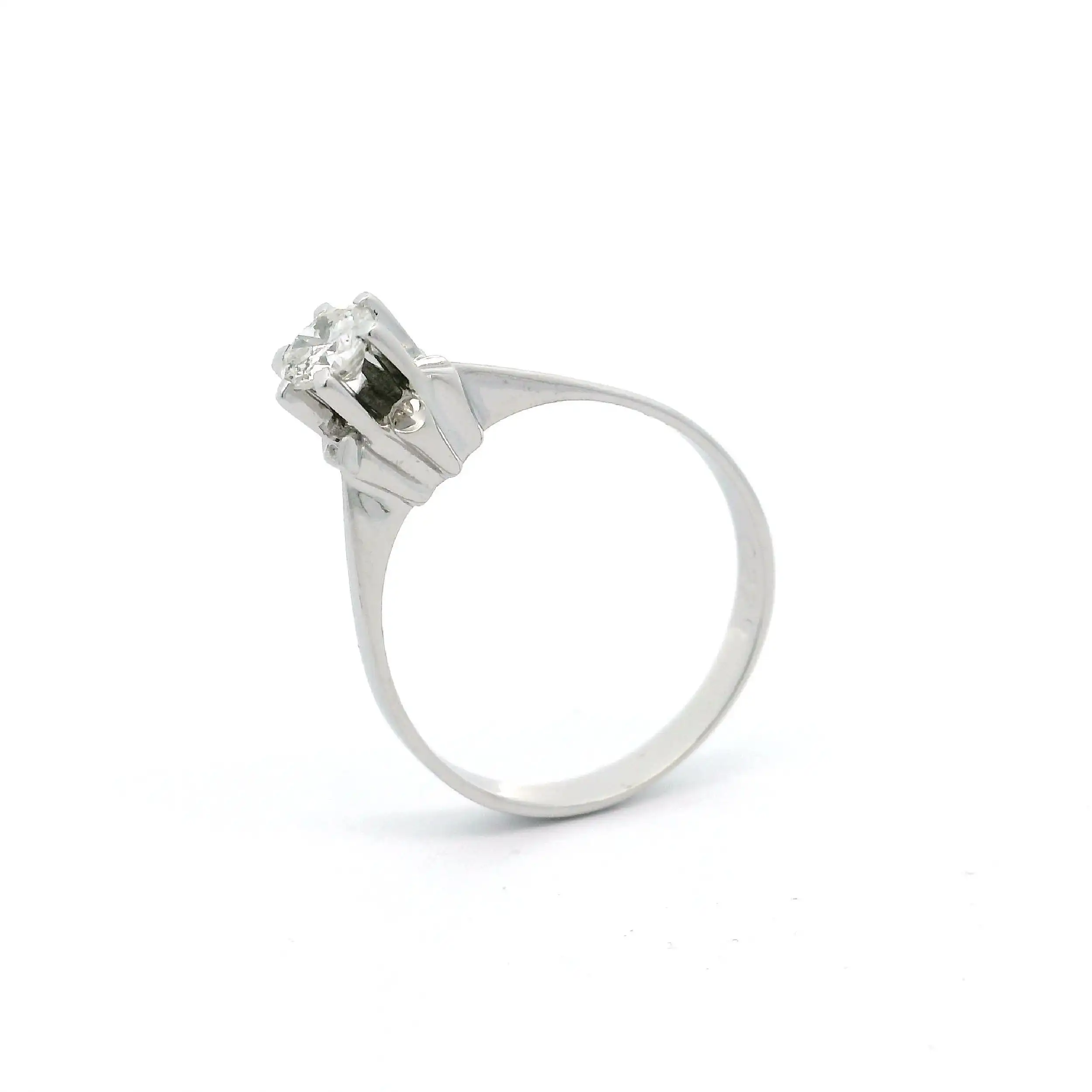 Ring Weißgold mit Brillant, graviert mit 0,27ct. Ring Weißgold mit Brillant, graviert mit 0,27ct.