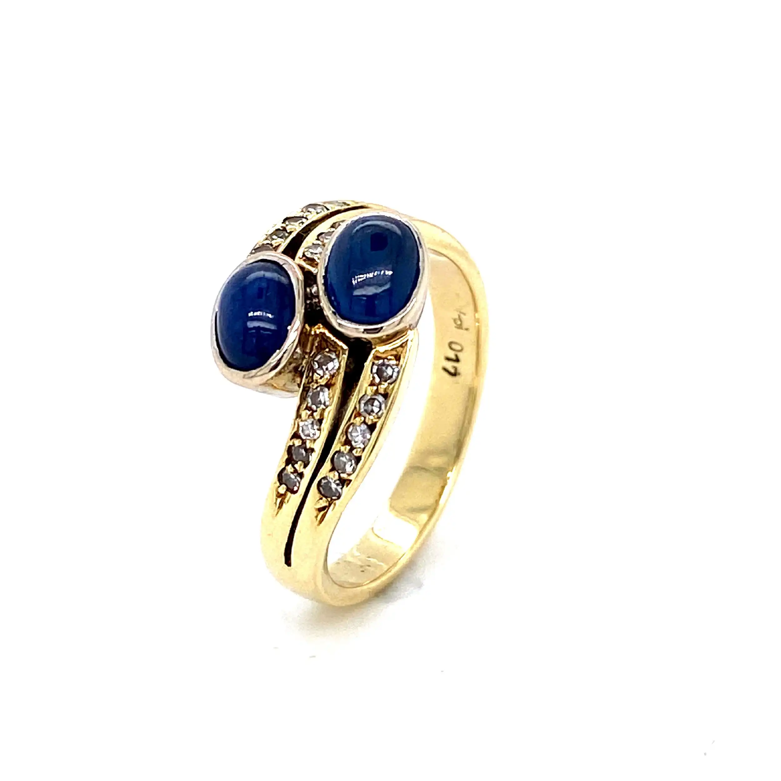 Ring Gelbgold mit Diamanten und Saphiren Cabochon Ring Gelbgold mit Diamanten und Saphiren Cabochon