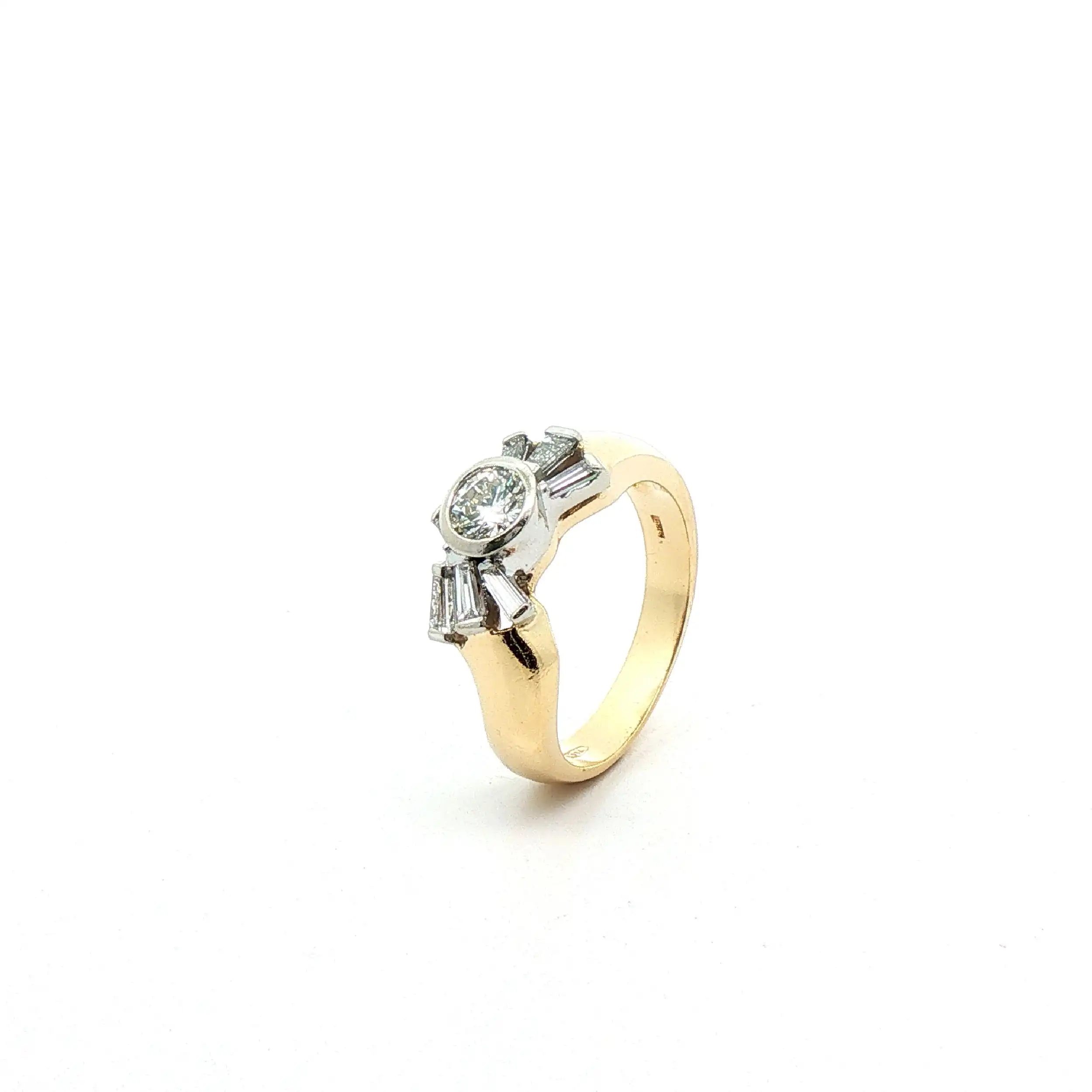 Ring Bicolor mit Diamanten und Brillant Ring Bicolor mit Diamanten und Brillant