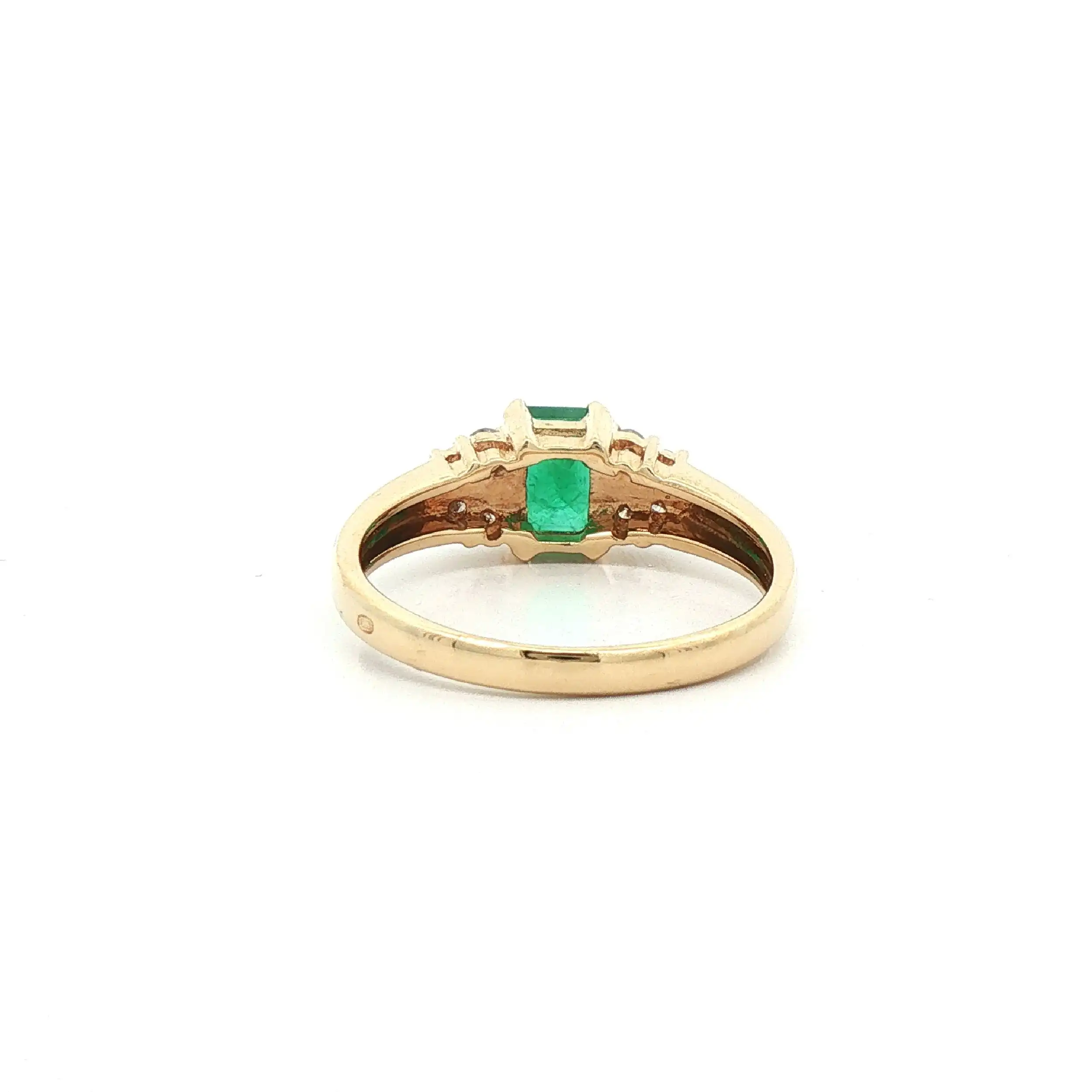 Ring Gelbgold mit Brillanten und Smaragd Ring Gelbgold mit Brillanten und Smaragd