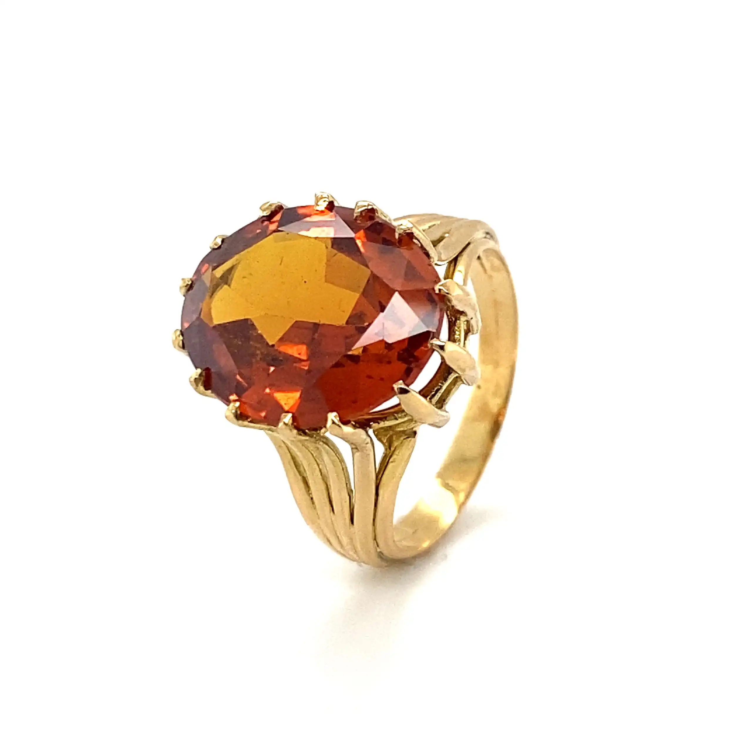 Ring Gelbgold mit orangem Farbstein Ring Gelbgold mit orangem Farbstein