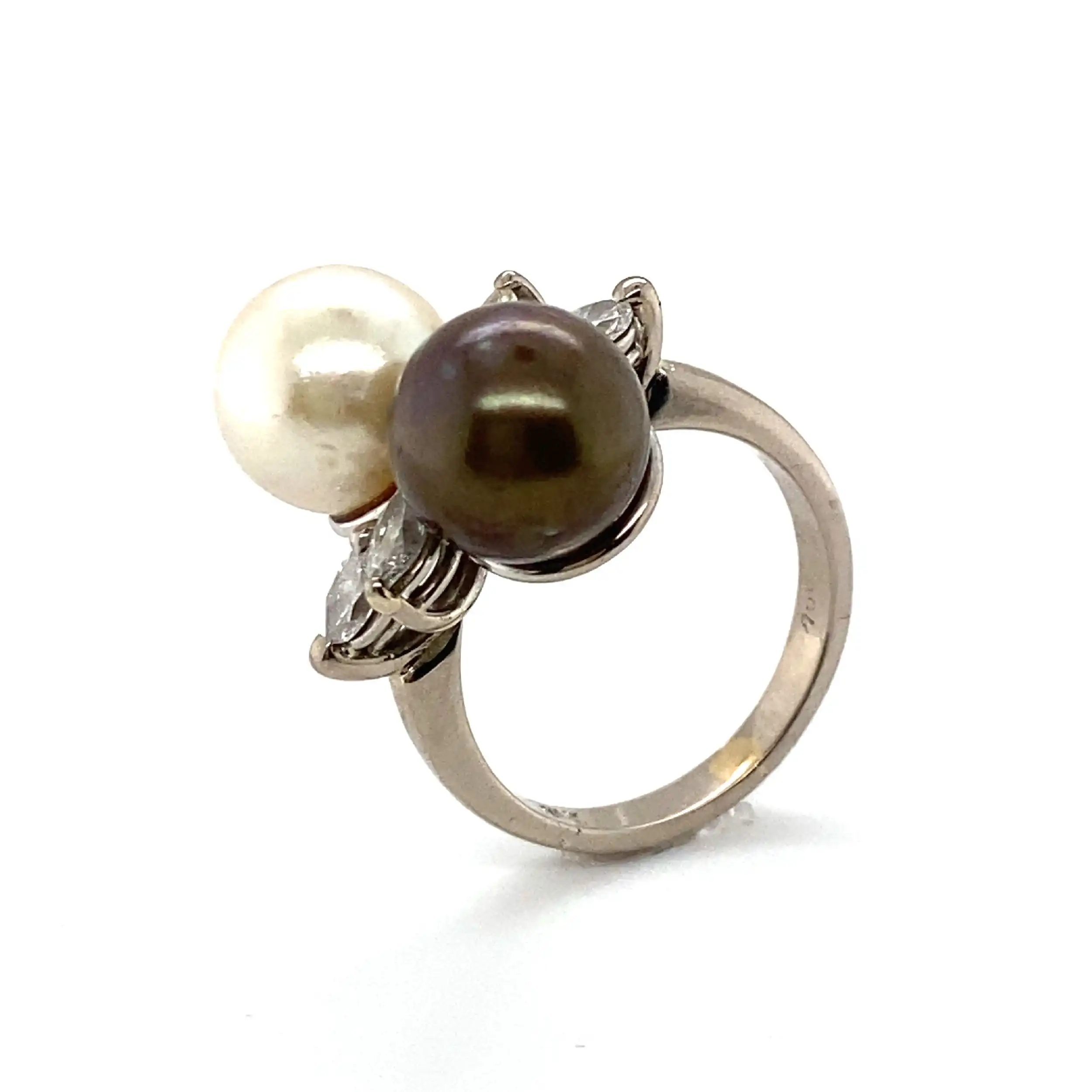 Ring Weißgold mit Perlen und Marquise Diamanten Ring Weißgold mit Perlen und Marquise Diamanten