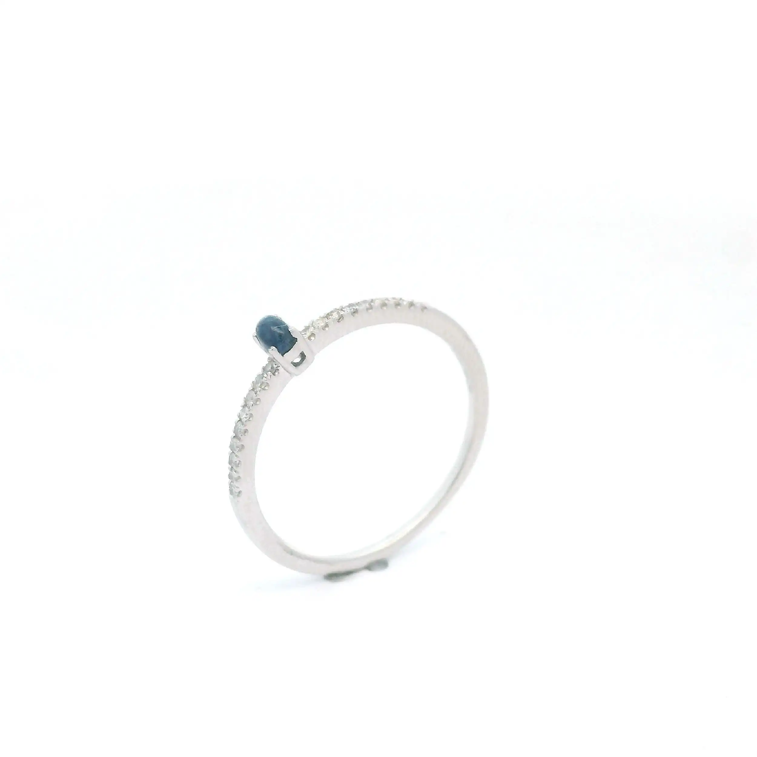 Ring Weißgold mit Diamanten und Saphir Cabochon mit 0,05ct graviert