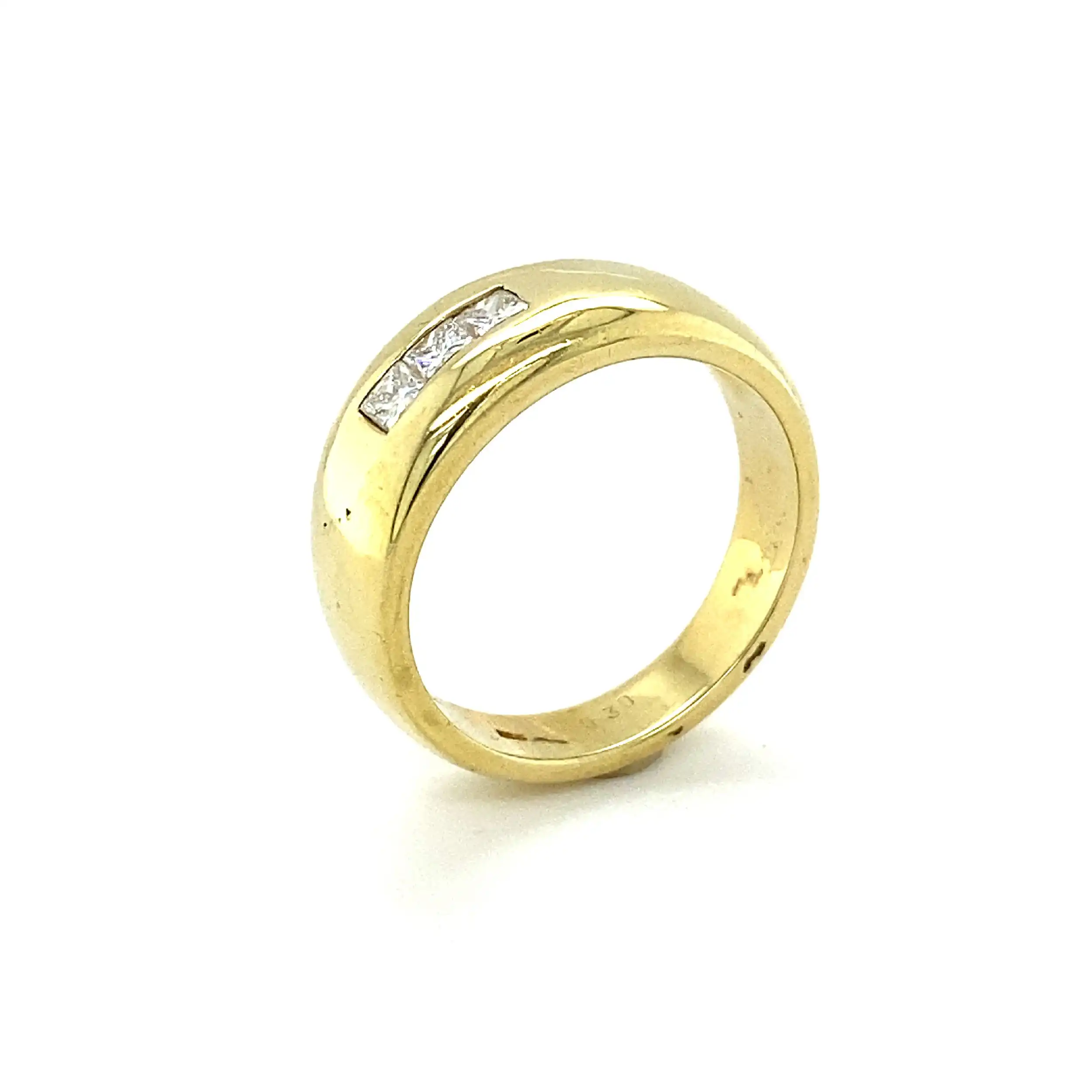 Ring Gelbgold mit Diamanten in Pricess Cut, graviert mit 0,30ct Ring Gelbgold mit Diamanten in Pricess Cut, graviert mit 0,30ct