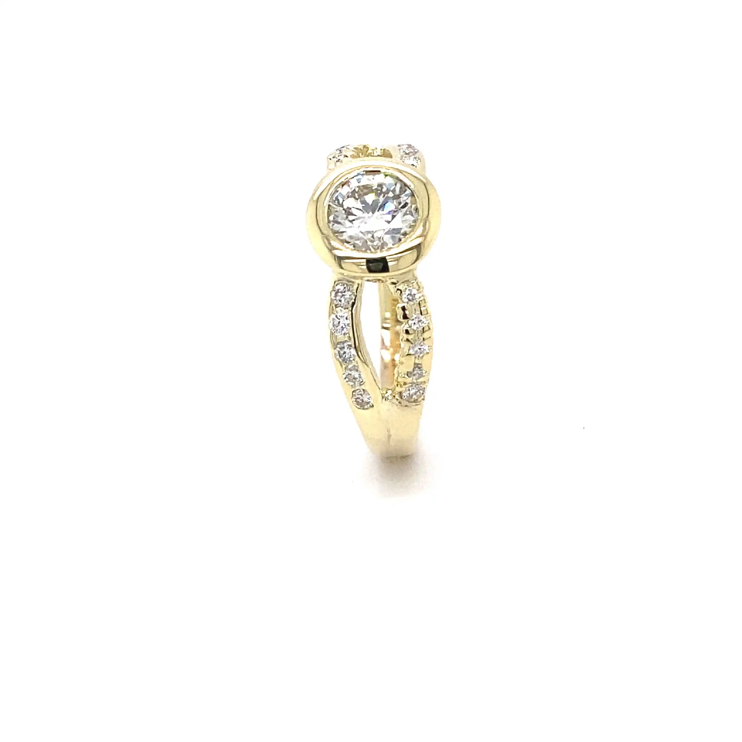 Ring Gelbgold mit Brillanten Ring Gelbgold mit Brillanten