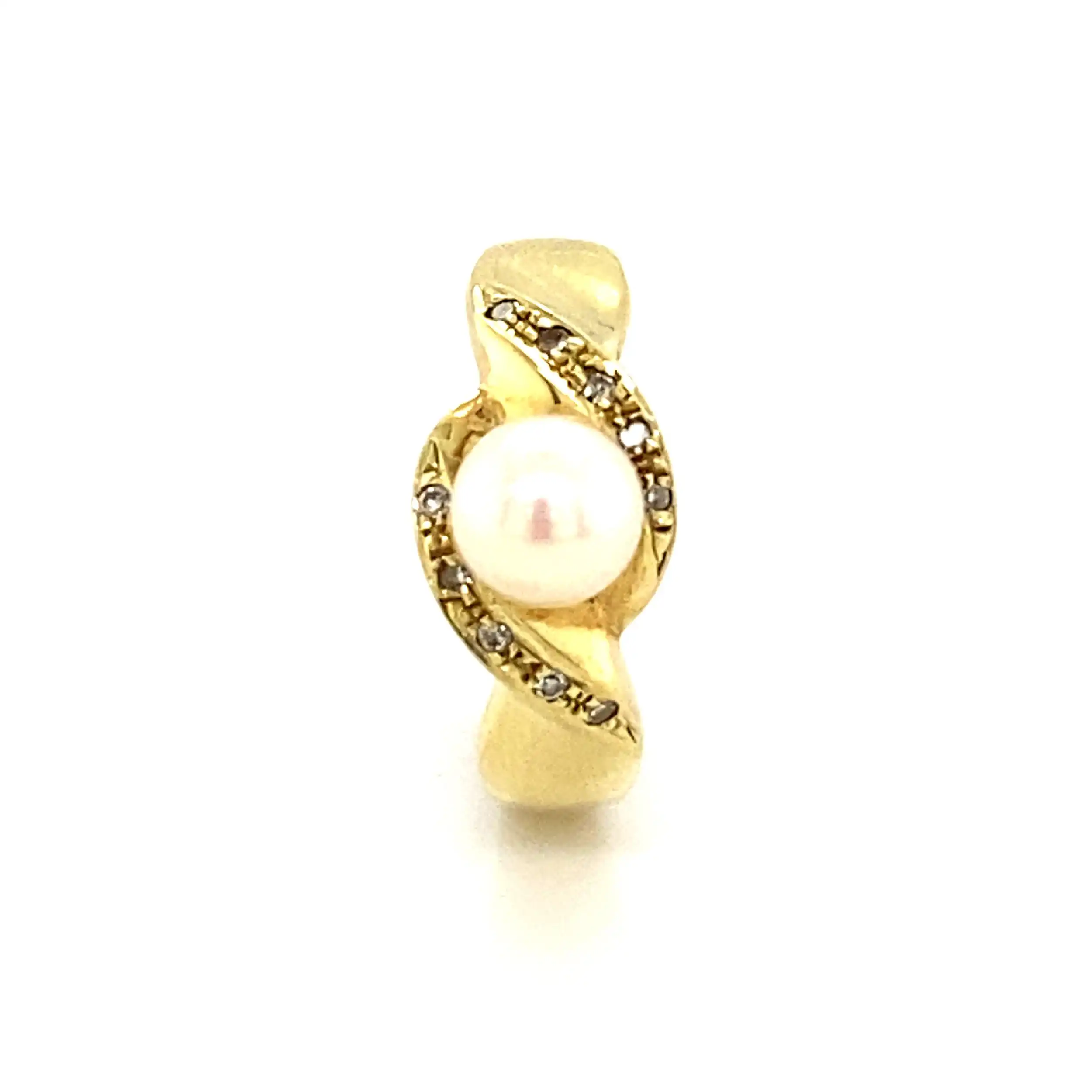 Ring Gelbgold mit Perle und Diamanten Ring Gelbgold mit Perle und Diamanten