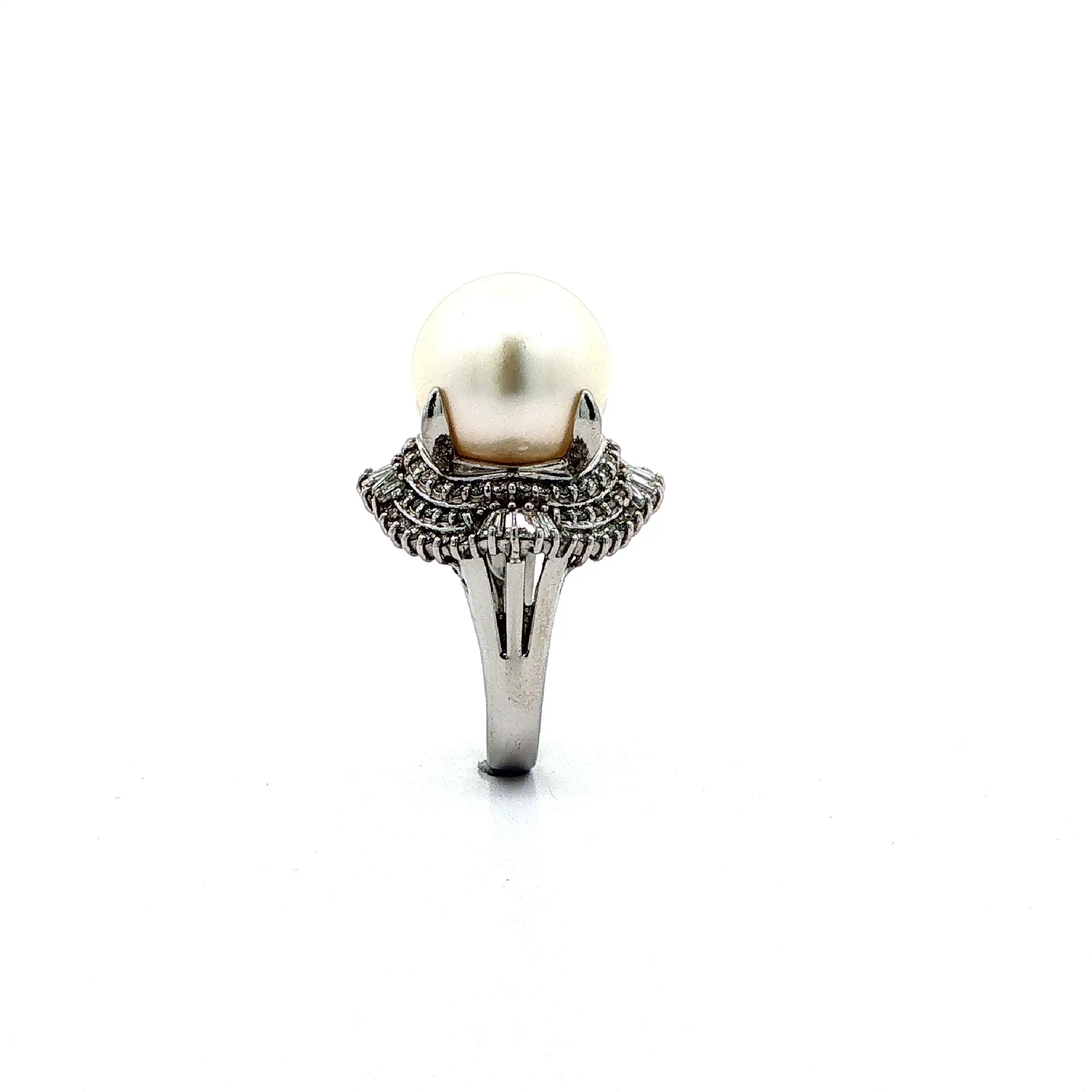 Ring Platin mit Perle, Brillanten & Baguette Diamanten