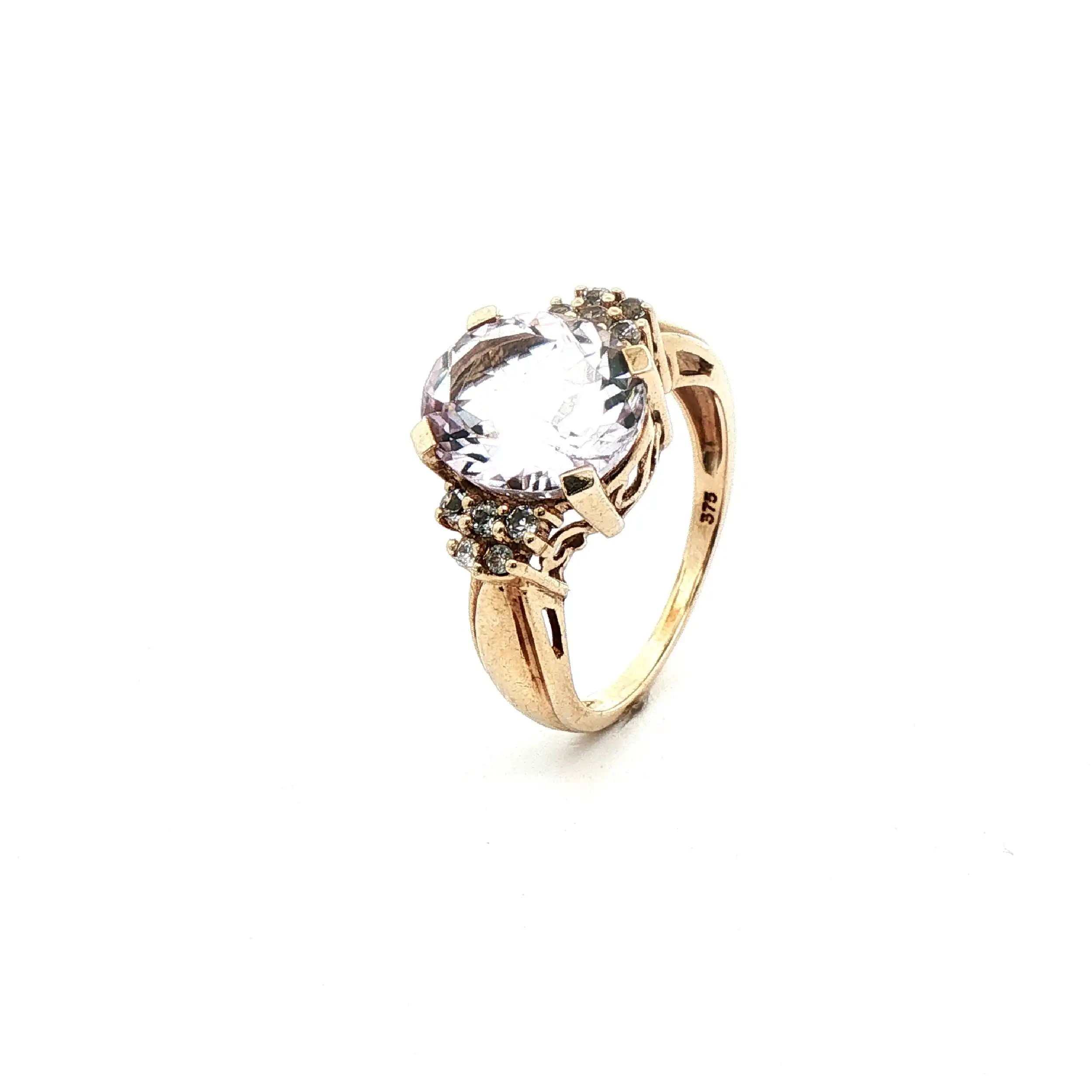 Ring Gelbgold mit Ametyst und Zirkonia Ring Gelbgold mit Ametyst und Zirkonia