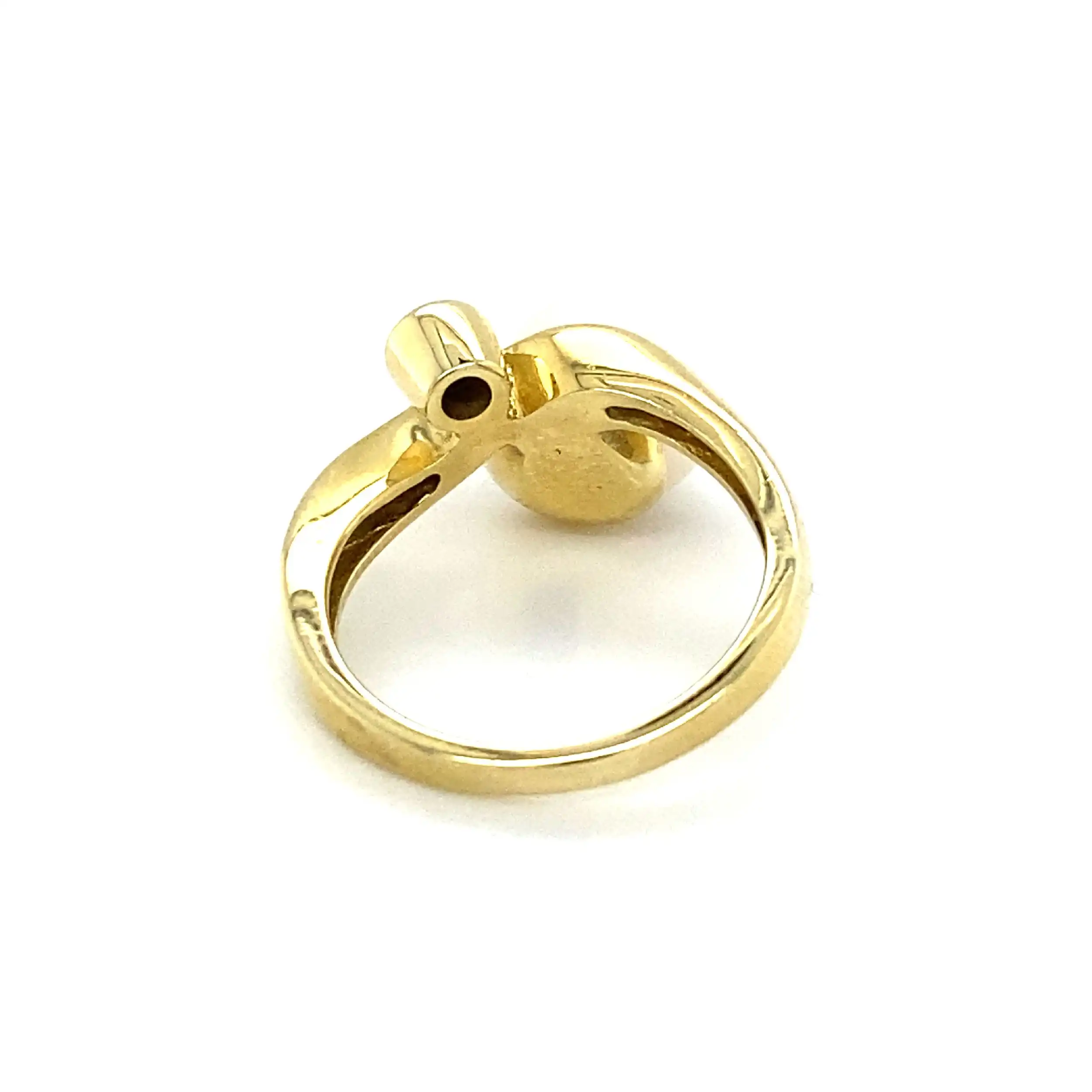Ring Gelbgold mit Perle und Brillant, graviert mit 0,04ct Ring Gelbgold mit Perle und Brillant, graviert mit 0,04ct