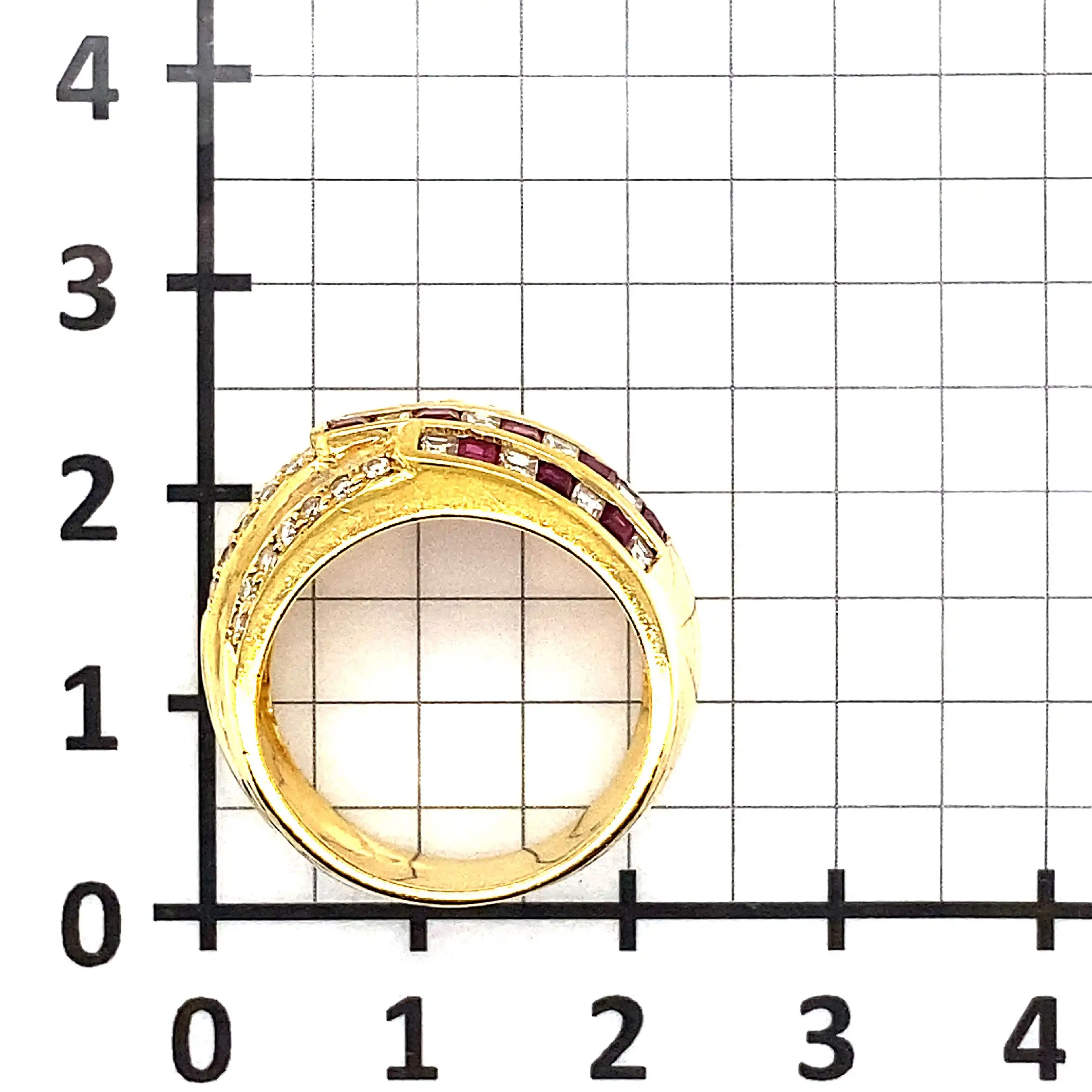 Ring Gelbgold mit Rubinen und Brillanten in Baguetteschliff Ring Gelbgold mit Rubinen und Brillanten in Baguetteschliff