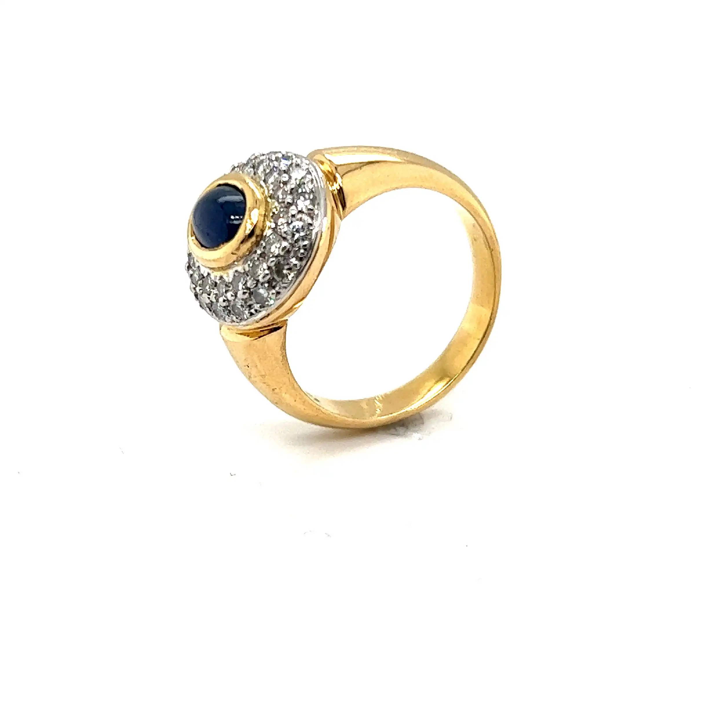 Ring mit Brillanten und Cabochon