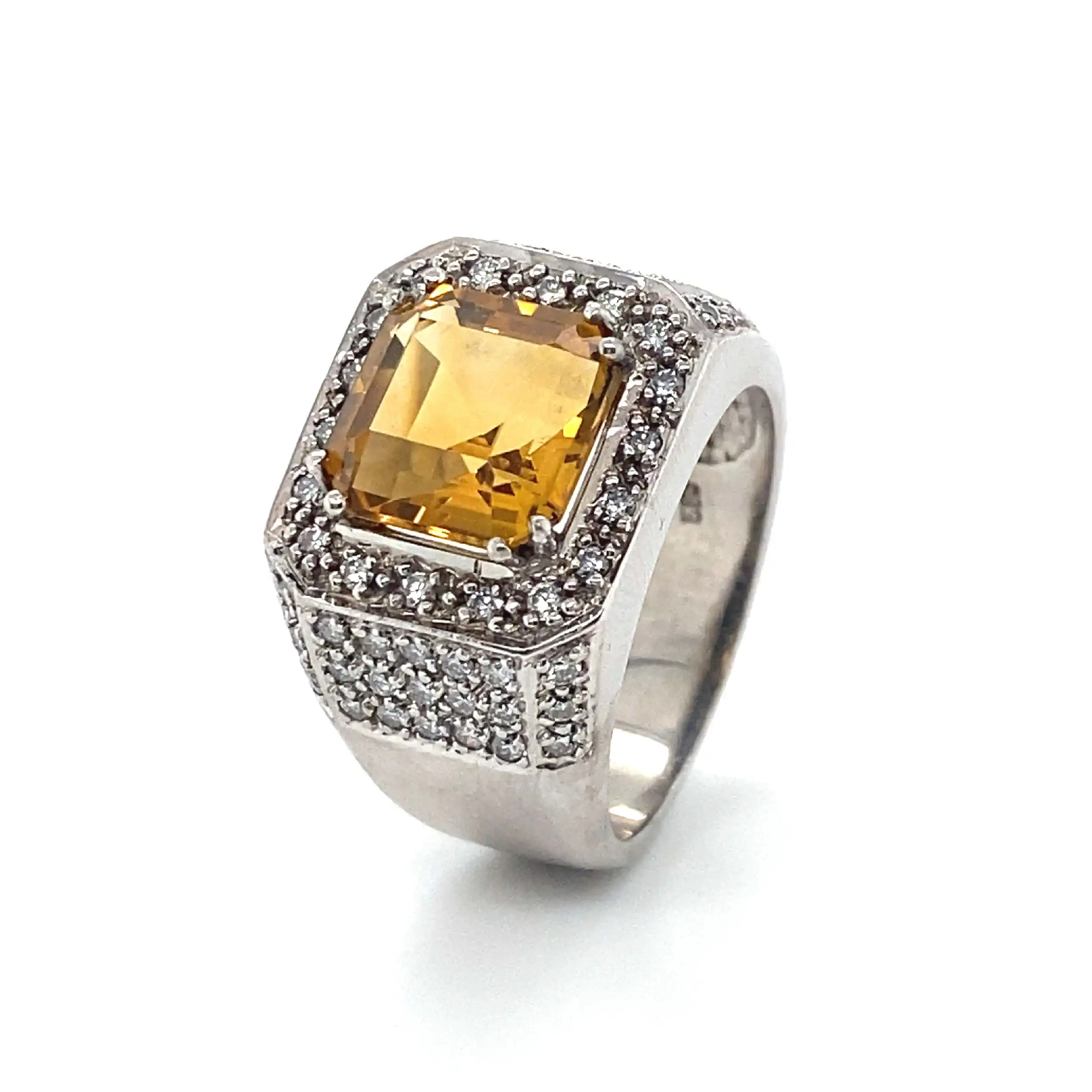 Ring Weißgold mit Citrin und 58 Brillanten Ring Weißgold mit Citrin und 58 Brillanten