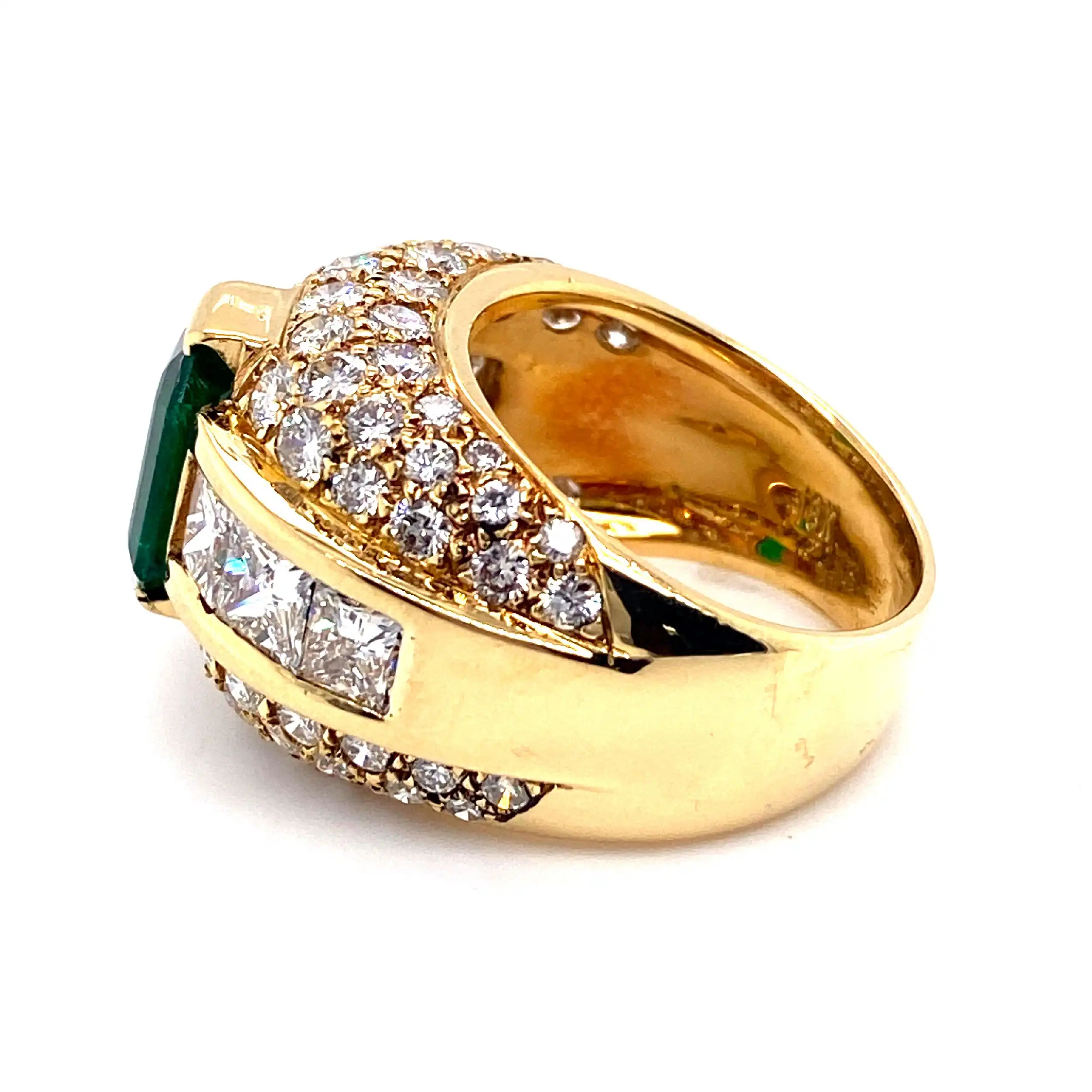Ring mit kolumbianischem-Smaragd ca. 1,9 ct Brillanten Melee 3,82ct, mit Expertise von EPL Ring mit kolumbianischem-Smaragd ca. 1,9 ct Brillanten Melee 3,82ct, mit Expertise von EPL