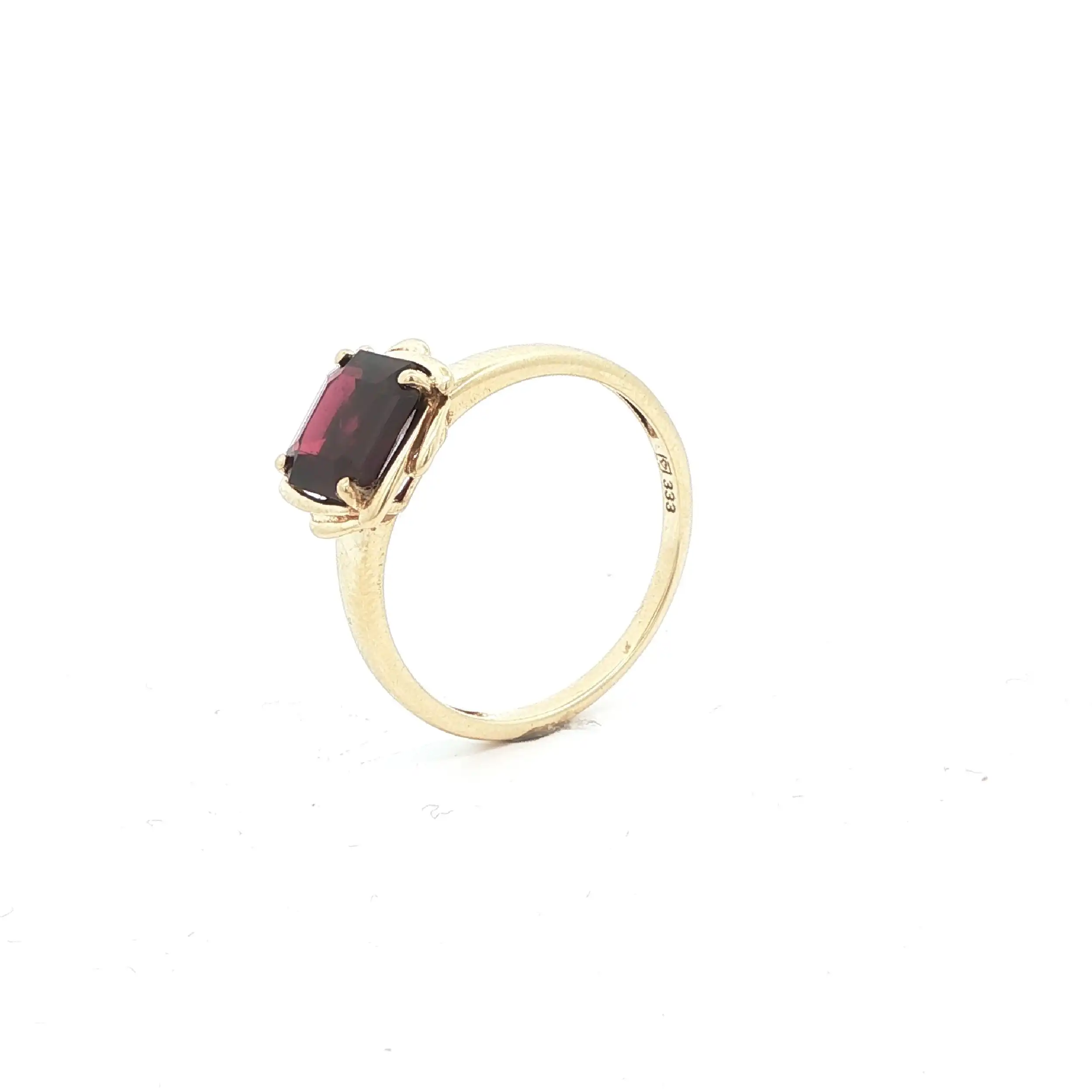 Ring Gelbgold mit rotem Farbstein