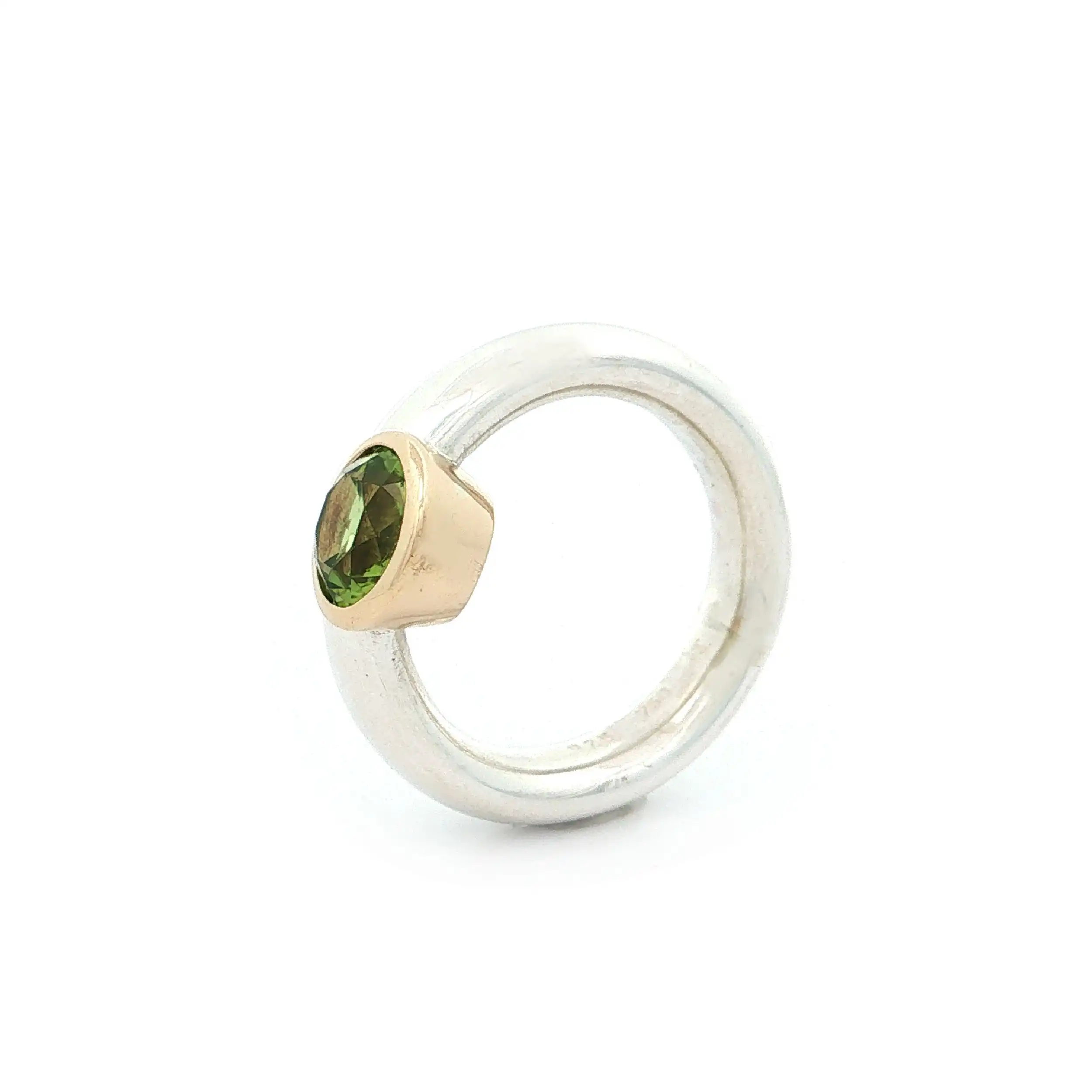 Ring Silber mit Gelbgold Fassung mit Peridot
