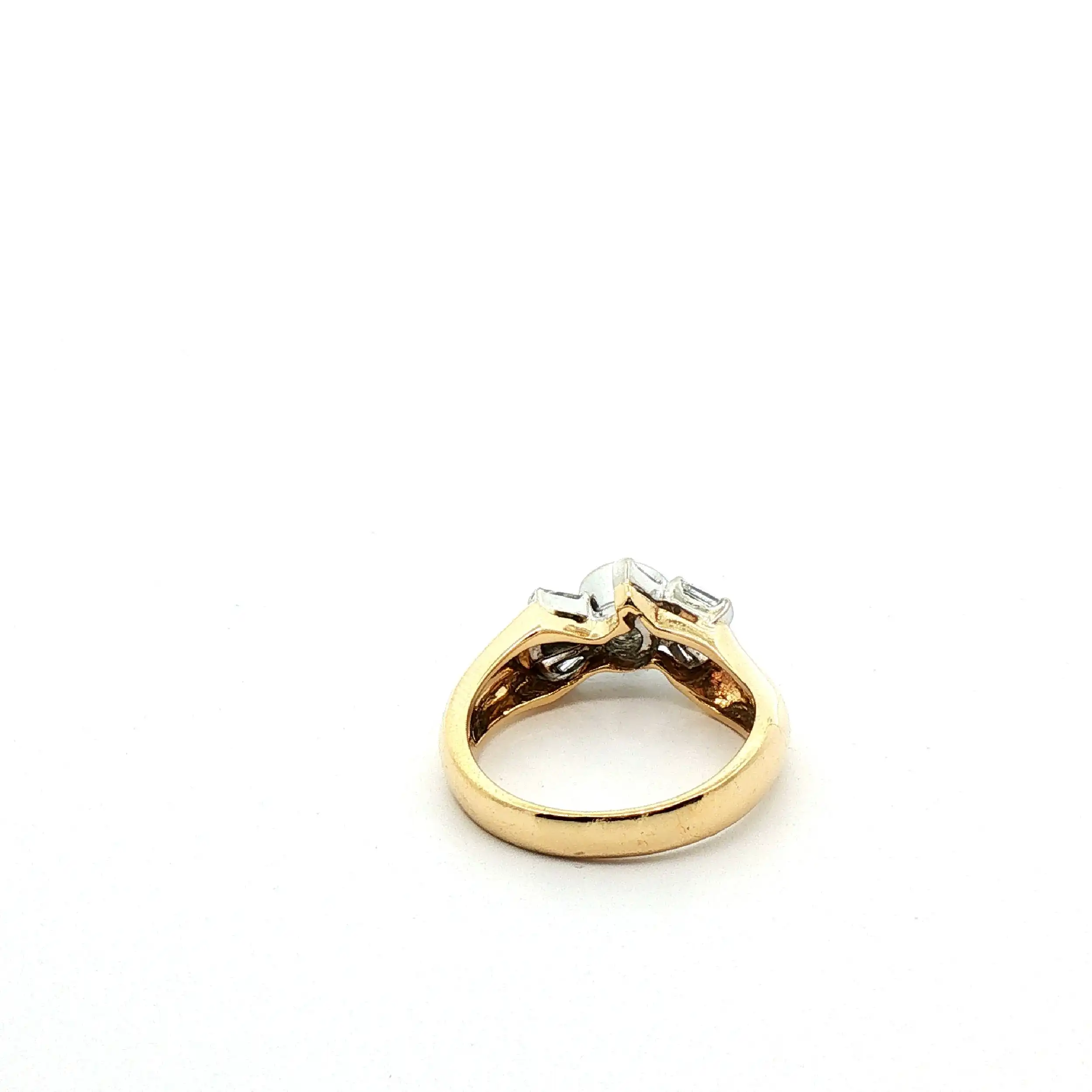 Ring Bicolor mit Diamanten und Brillant Ring Bicolor mit Diamanten und Brillant