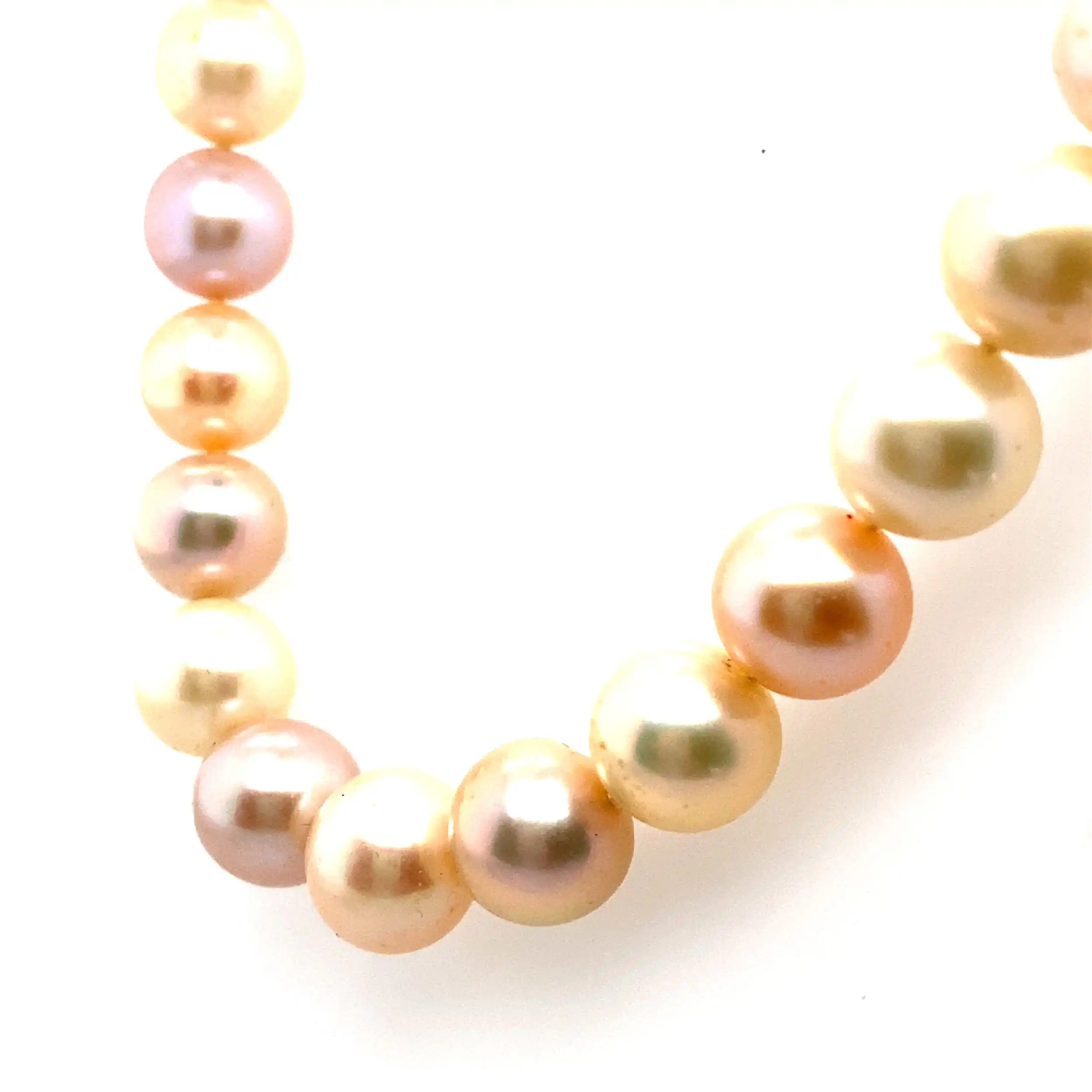 Süßwasserperlenkette mit Goldschließe Bicolor und Brillanten Süßwasserperlenkette mit Goldschließe Bicolor und Brillanten