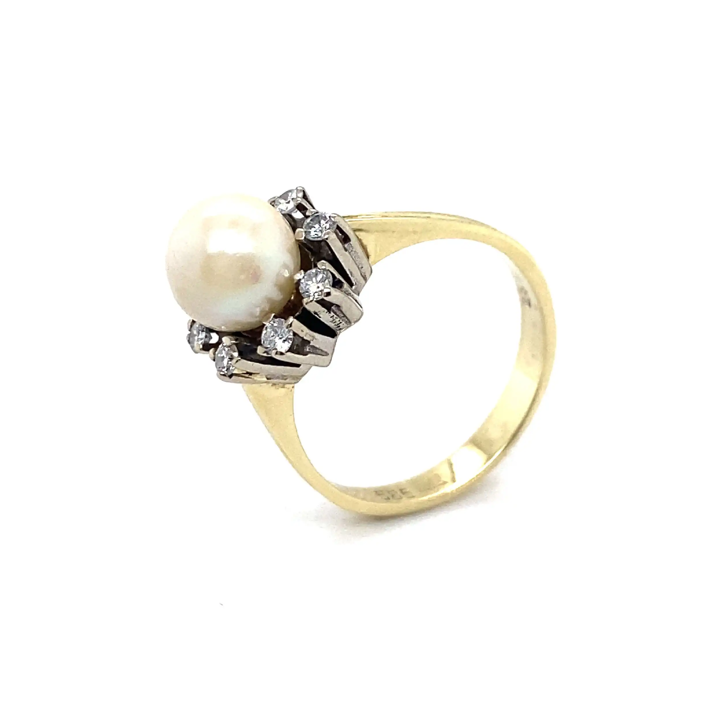 Ring Gelbgold mit Perle und Brillanten Ring Gelbgold mit Perle und Brillanten