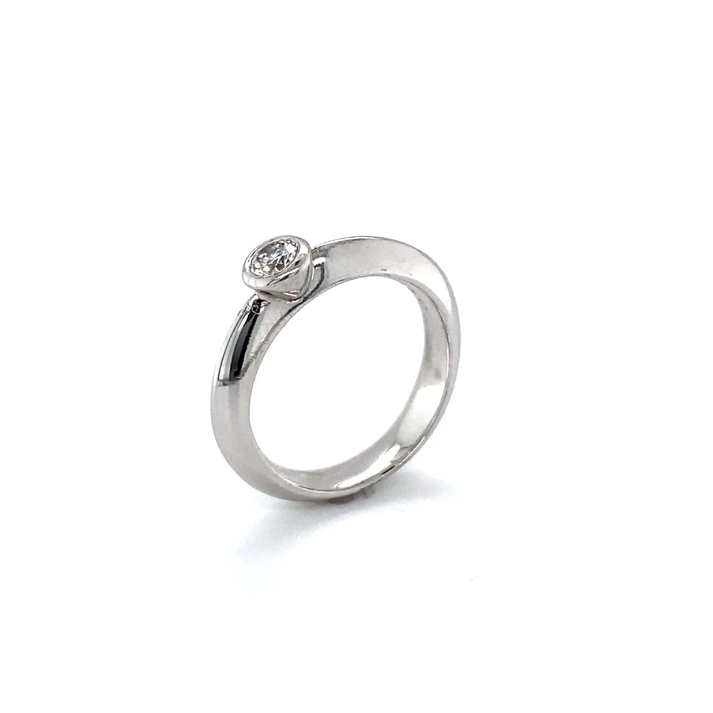 Ring mit Solitär Brillant, graviert mit 0,20ct Ring mit Solitär Brillant, graviert mit 0,20ct