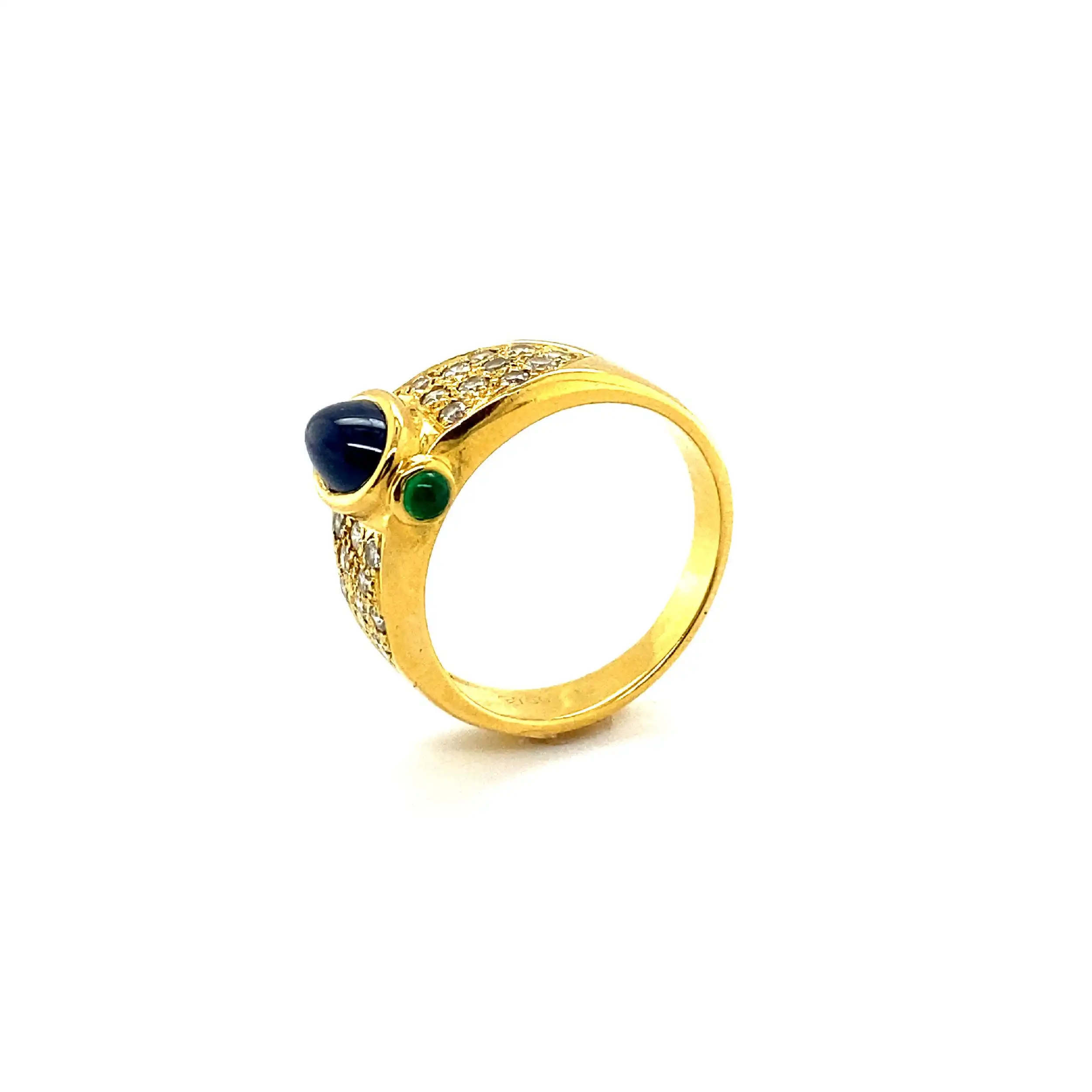 Ring Gelbgold mit Saphir, Smaragd Cabochons & Brillanten Ring Gelbgold mit Saphir, Smaragd Cabochons & Brillanten