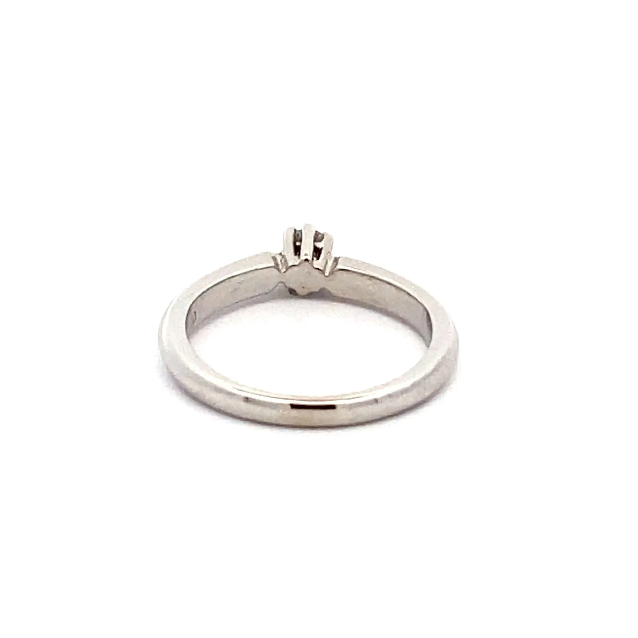 Ring Weißgold mit Brillant, graviert mit 0,10ct. W/SI Ring Weißgold mit Brillant, graviert mit 0,10ct. W/SI